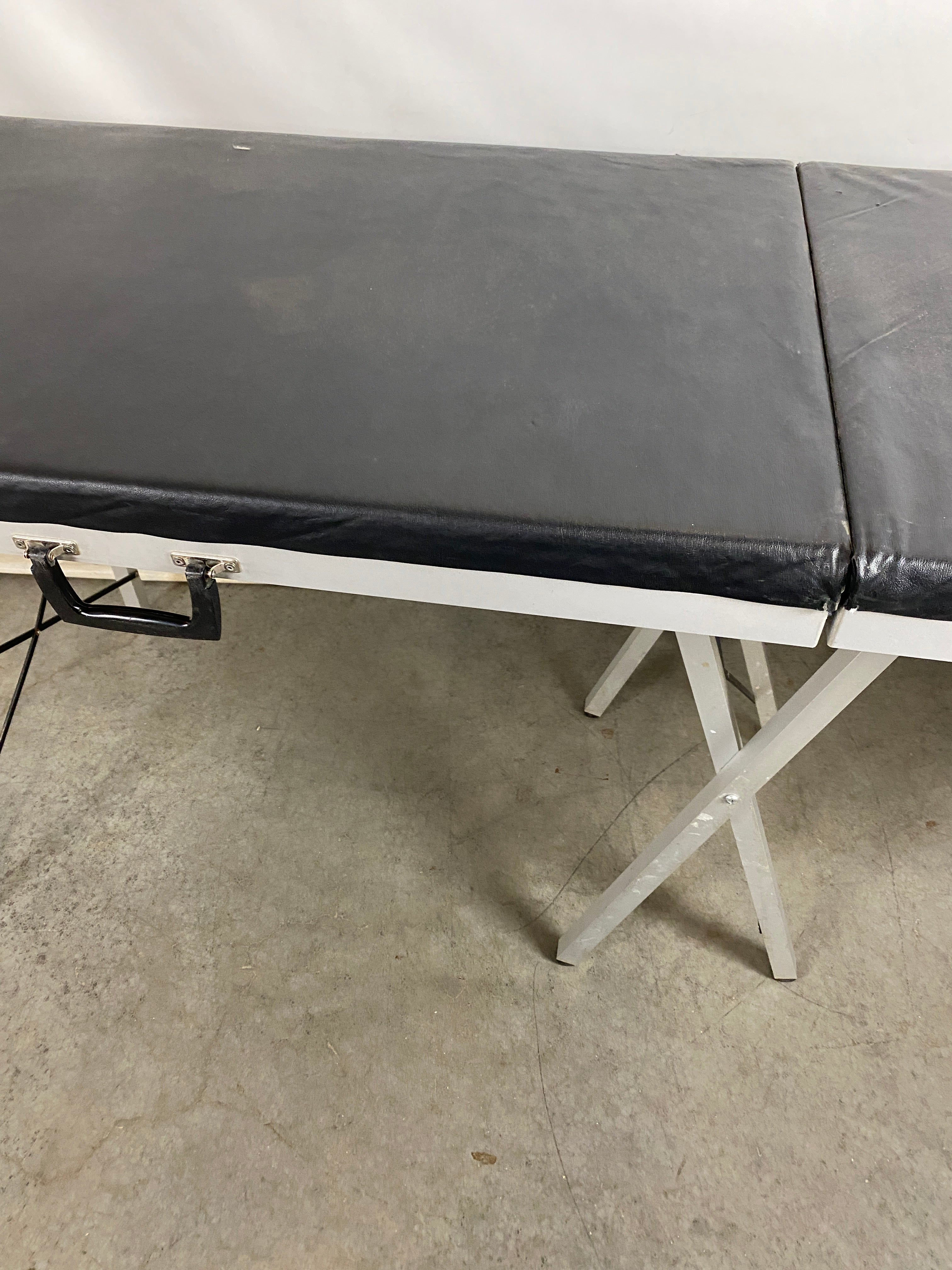 Battle Creek Portable Massage Table