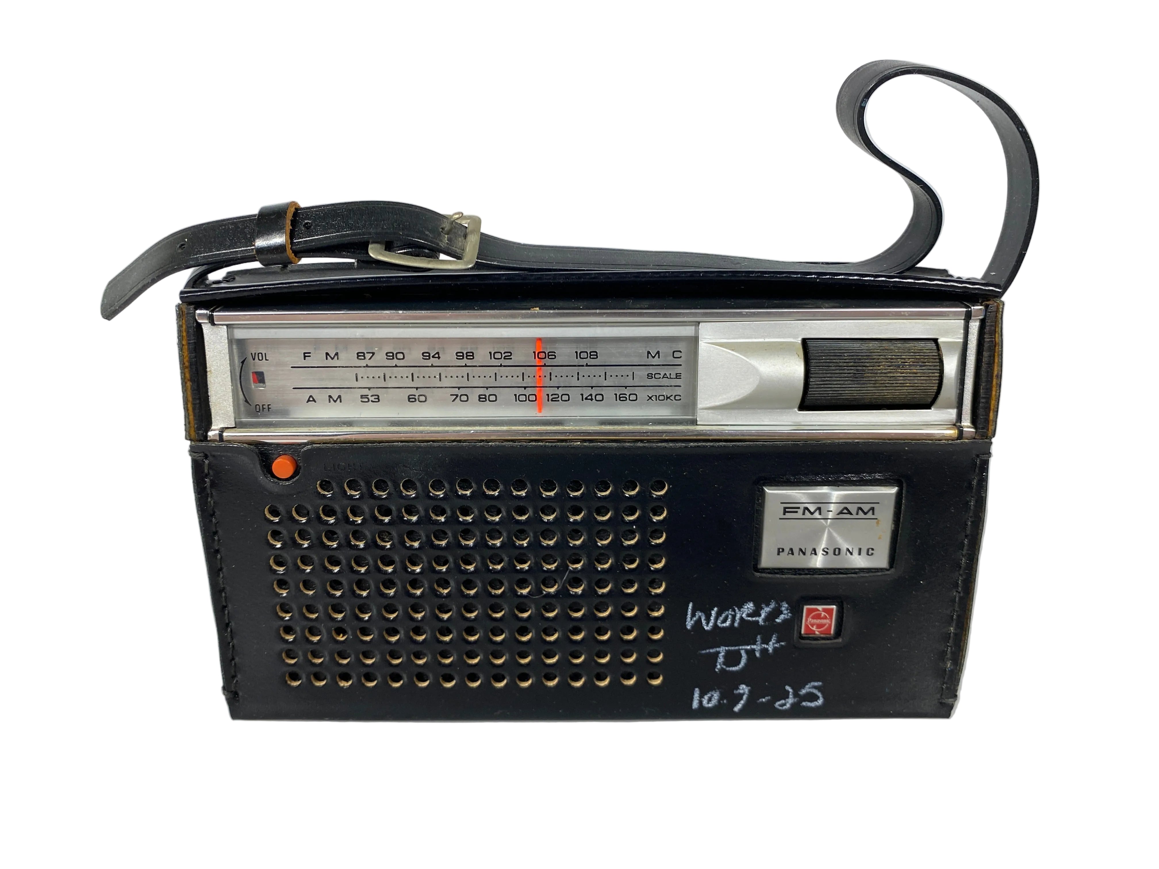 Panasonic RF-680 FM-AM All Transistor Portable Radio