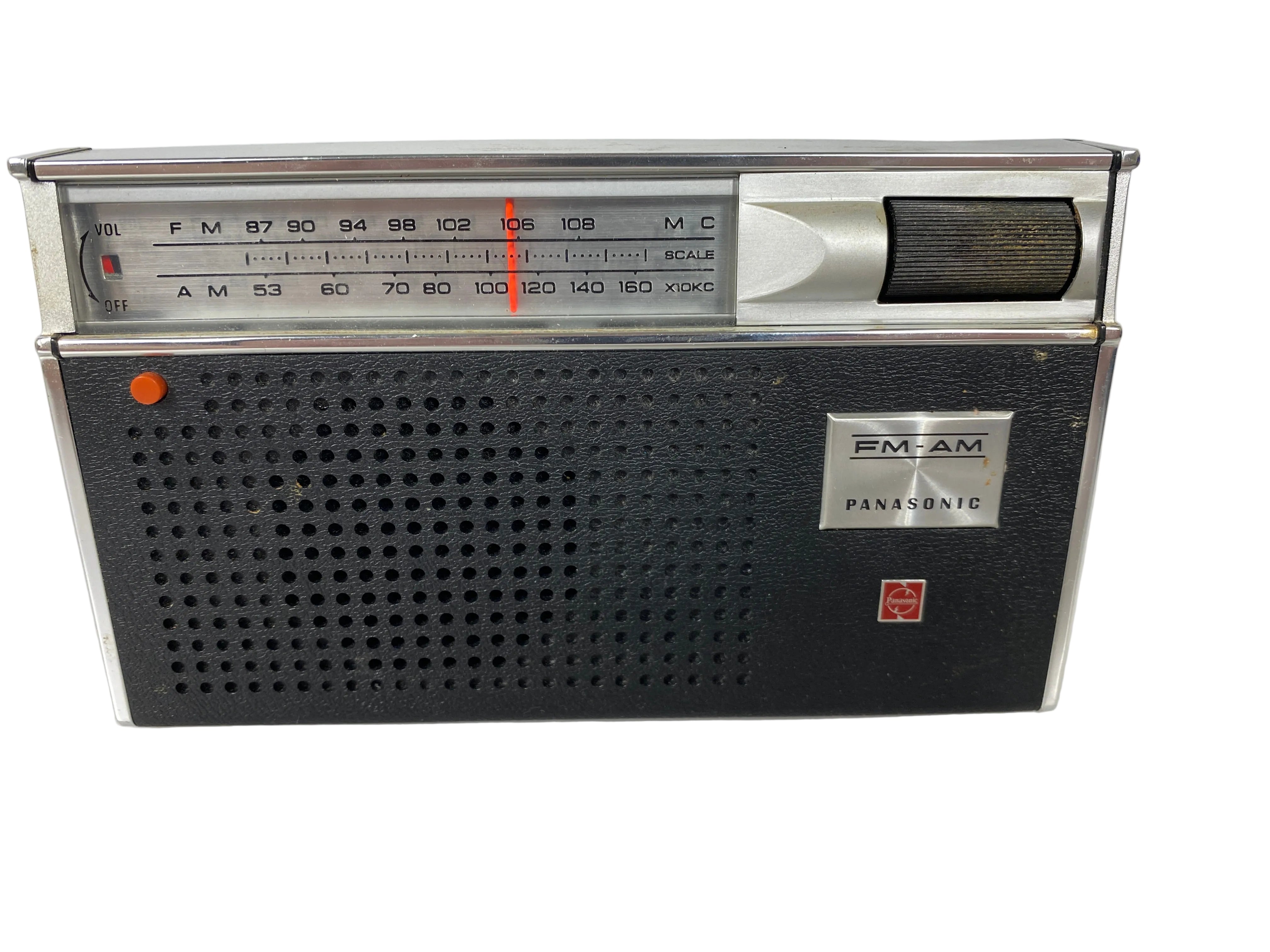 Panasonic RF-680 FM-AM All Transistor Portable Radio