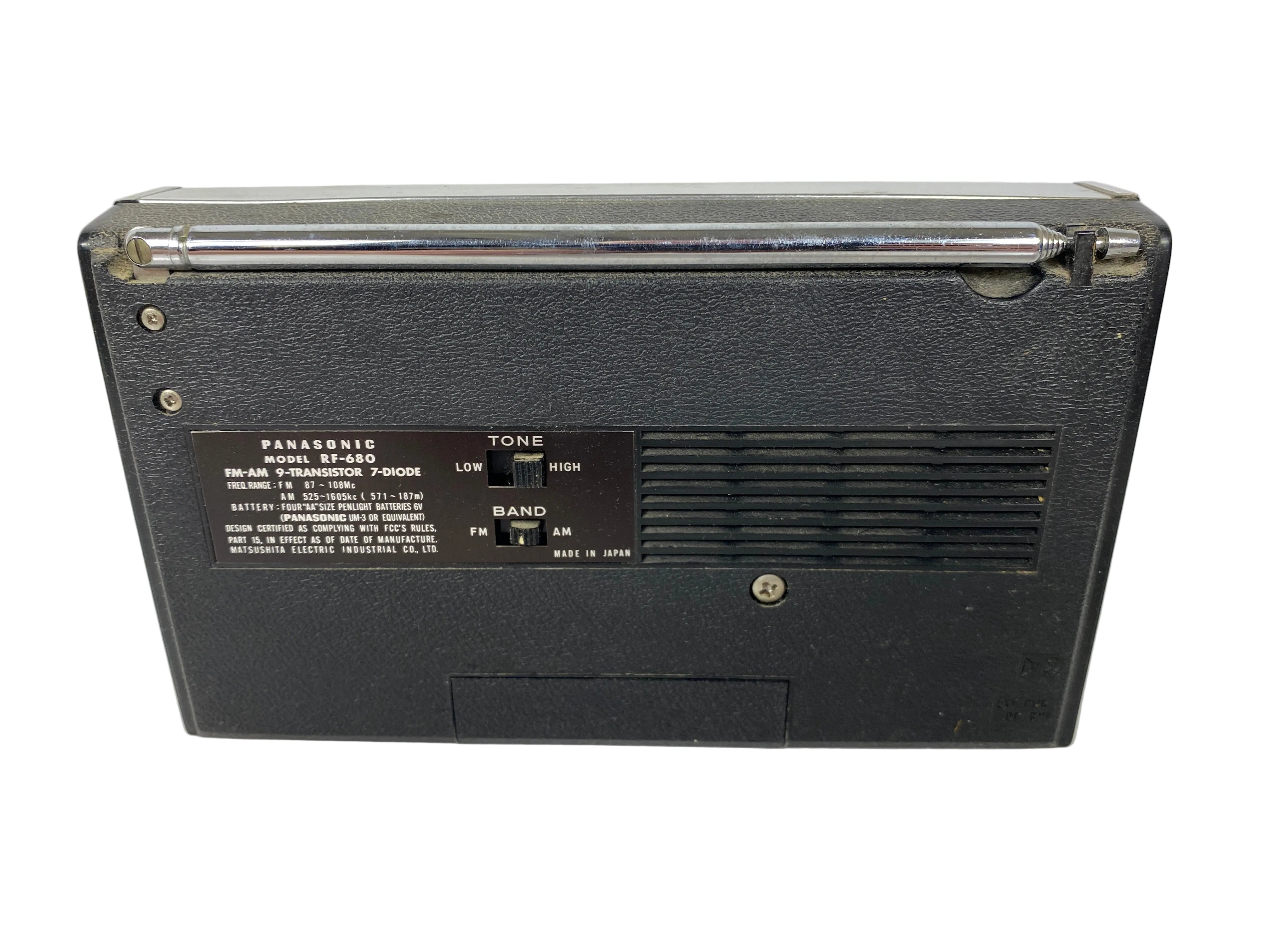 Panasonic RF-680 FM-AM All Transistor Portable Radio