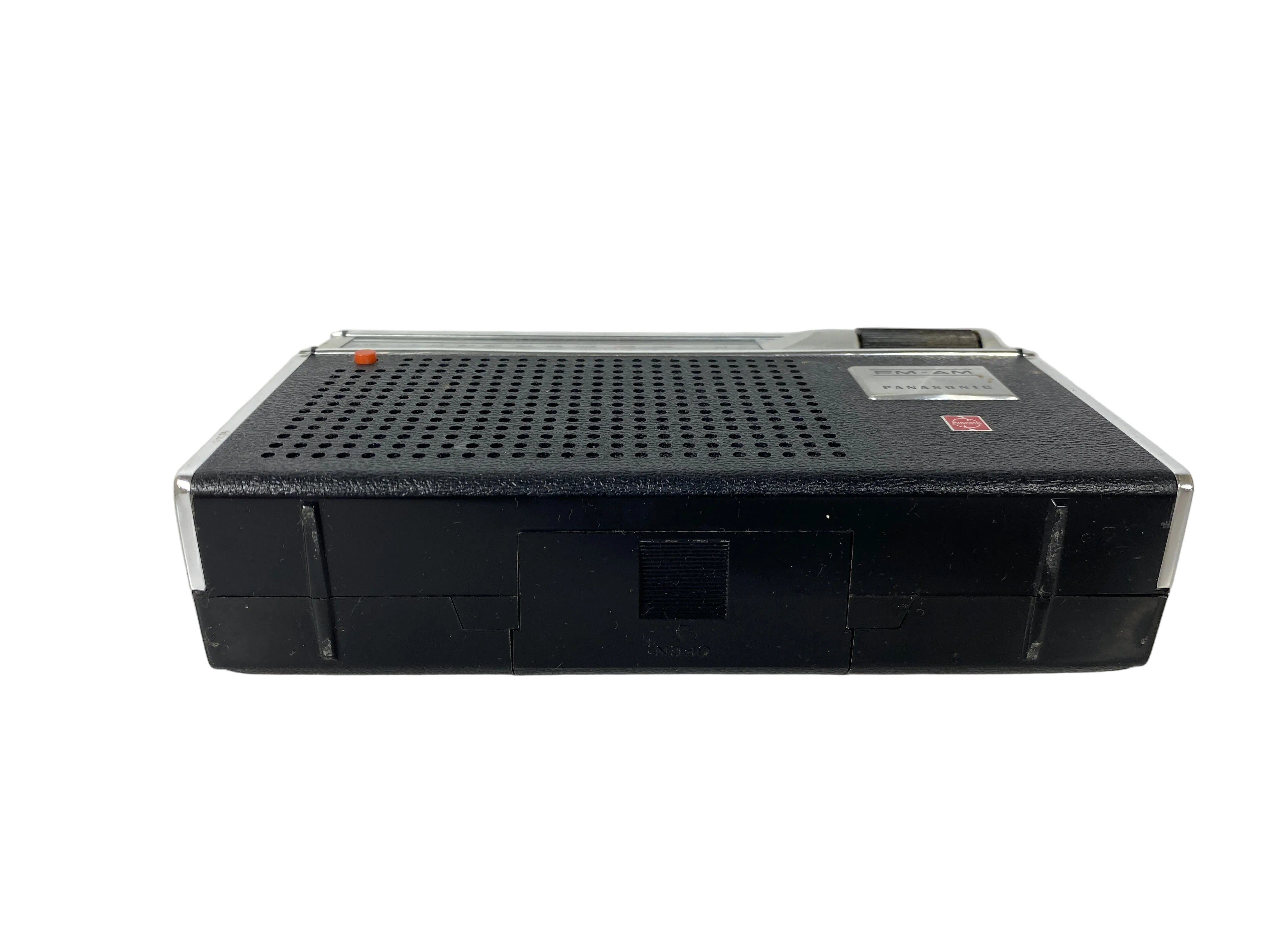Panasonic RF-680 FM-AM All Transistor Portable Radio