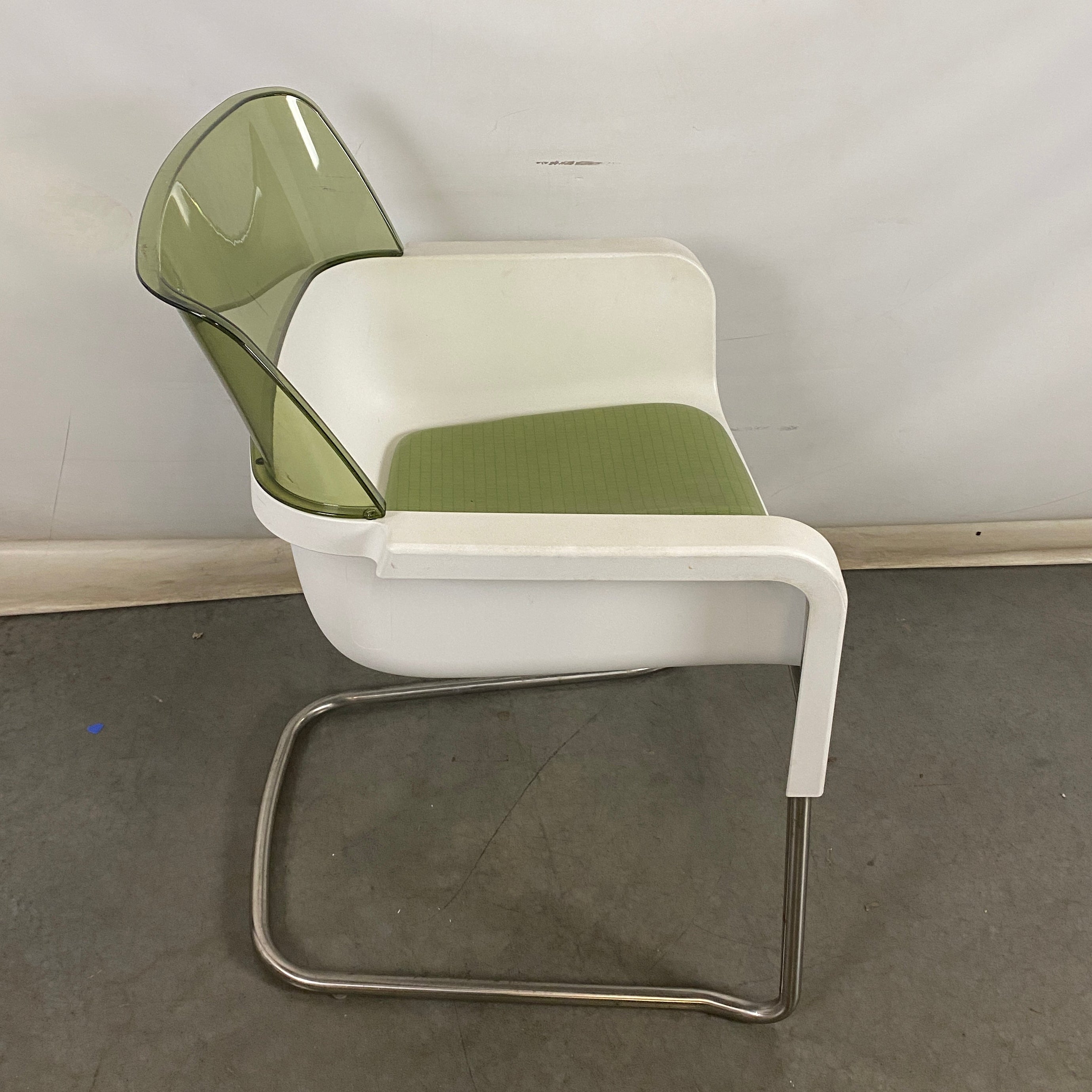 Harter Olivia 2013 #N29E4OUS White Side Chair