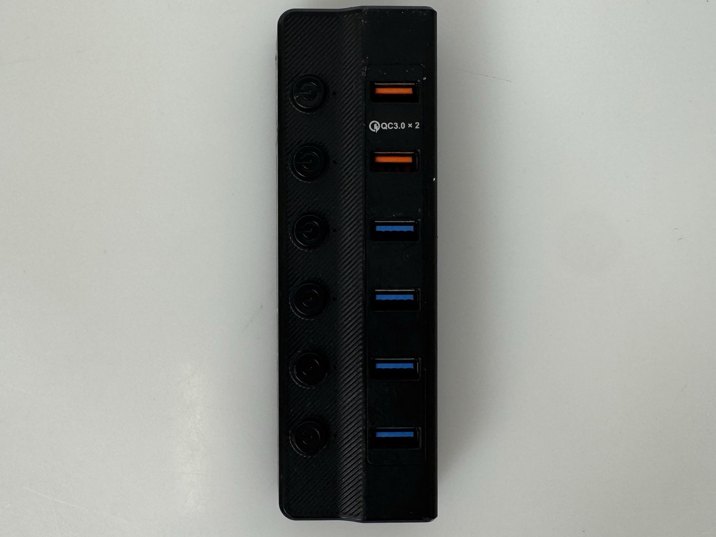 6-Port Switched USB Hub w/ 2x QC 3.0 Ports