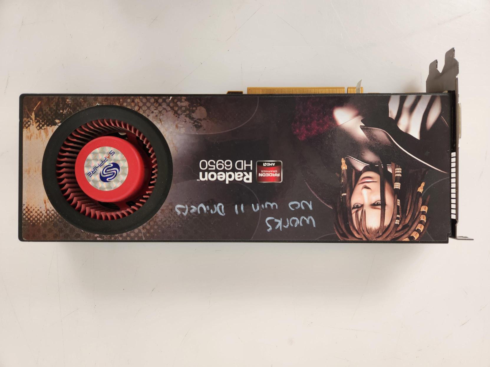 AMD Radeon HD 6950 Saphire 2GB PCIe Video Graphics Card