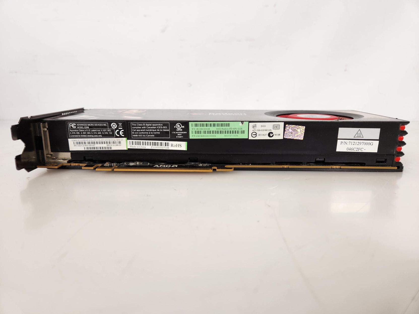 AMD Radeon HD 6950 Saphire 2GB PCIe Video Graphics Card