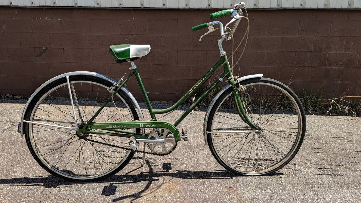 Schwinn Breeze Green and White 19"