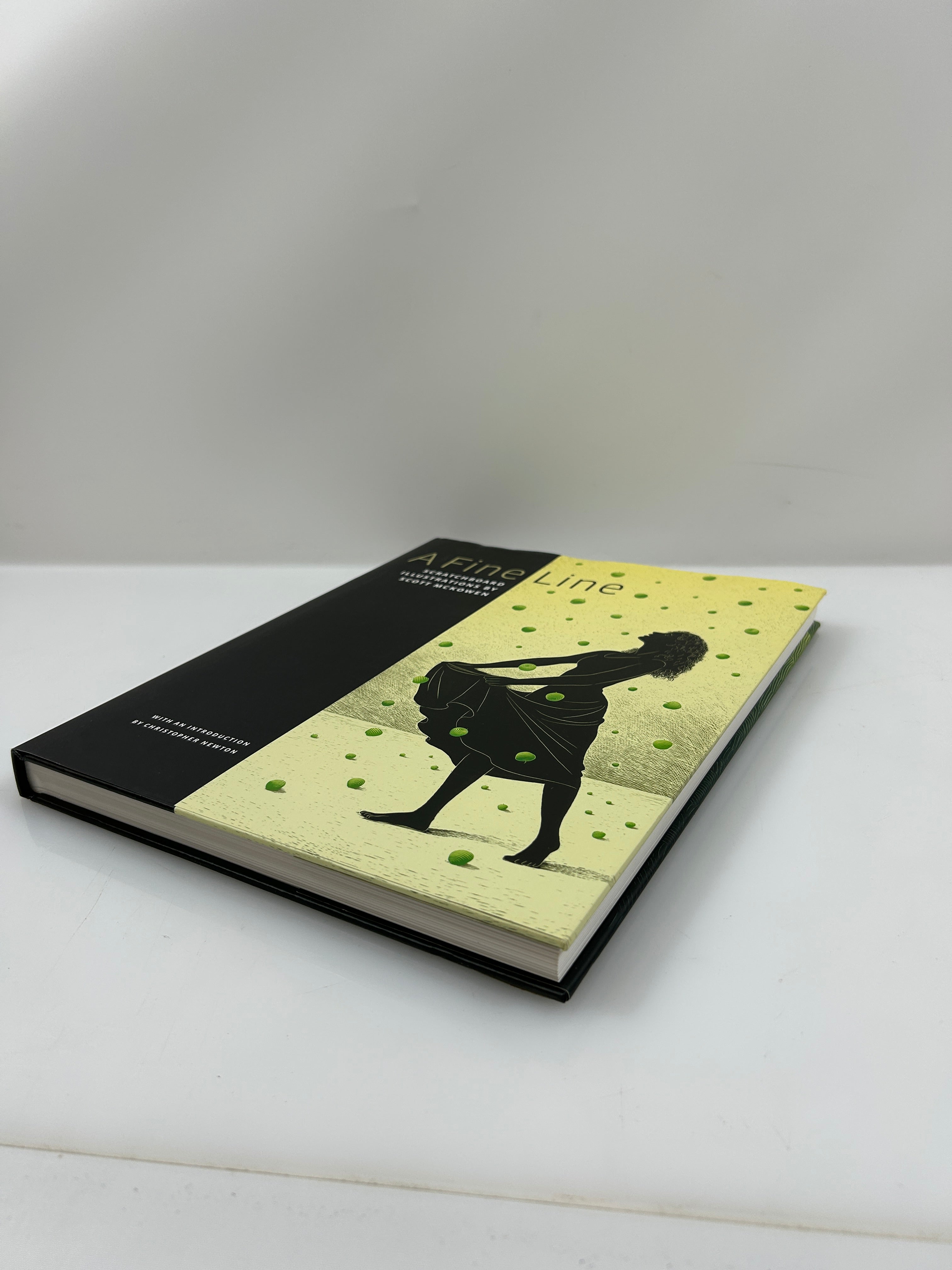 A Fine Line: Scratchboard Illustrations by Scott Mckowen *signed* HCDJ