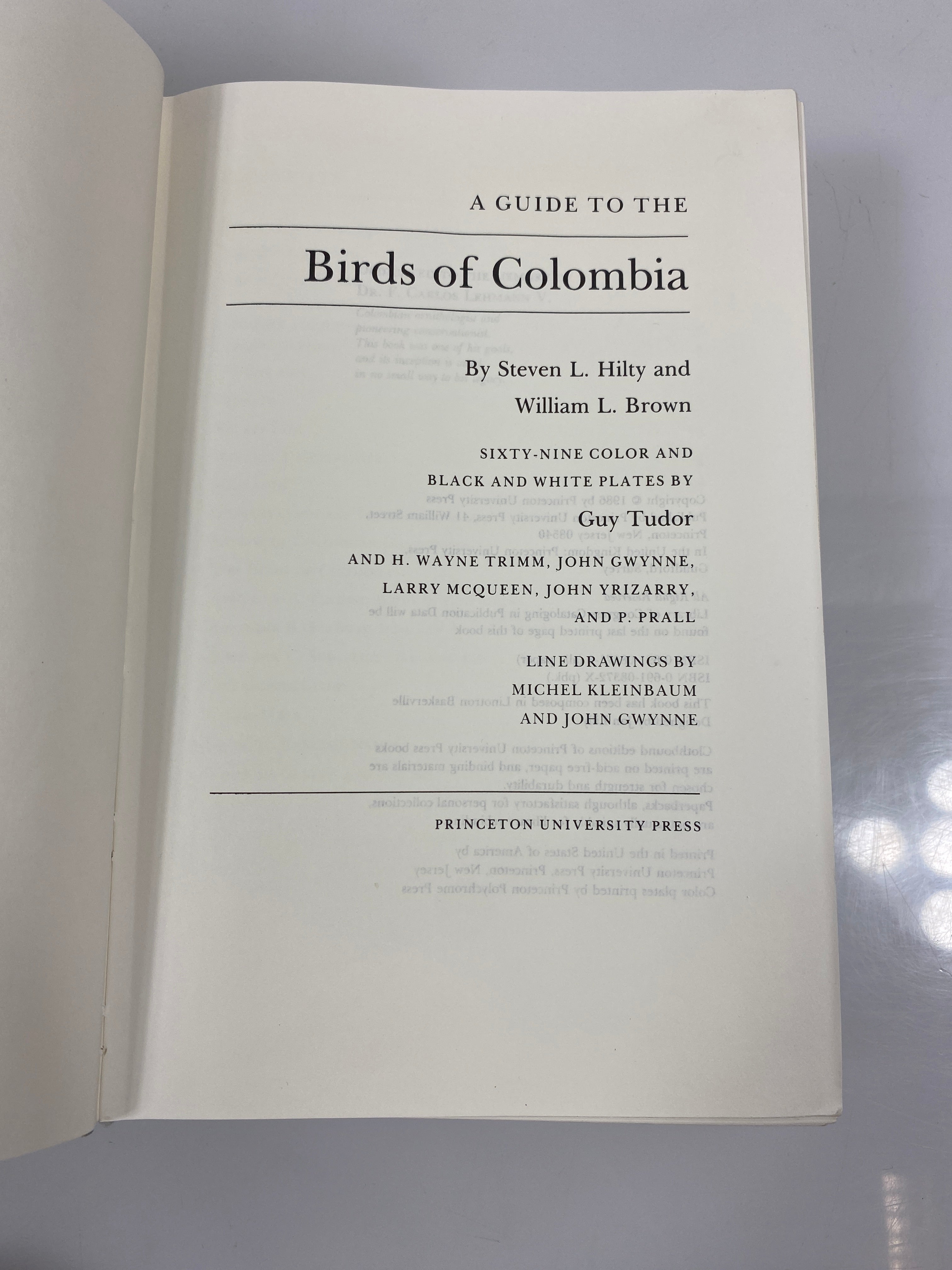 A Guide to the Birds of Colmbia Hilty/Brown Ex-library 1986 HC