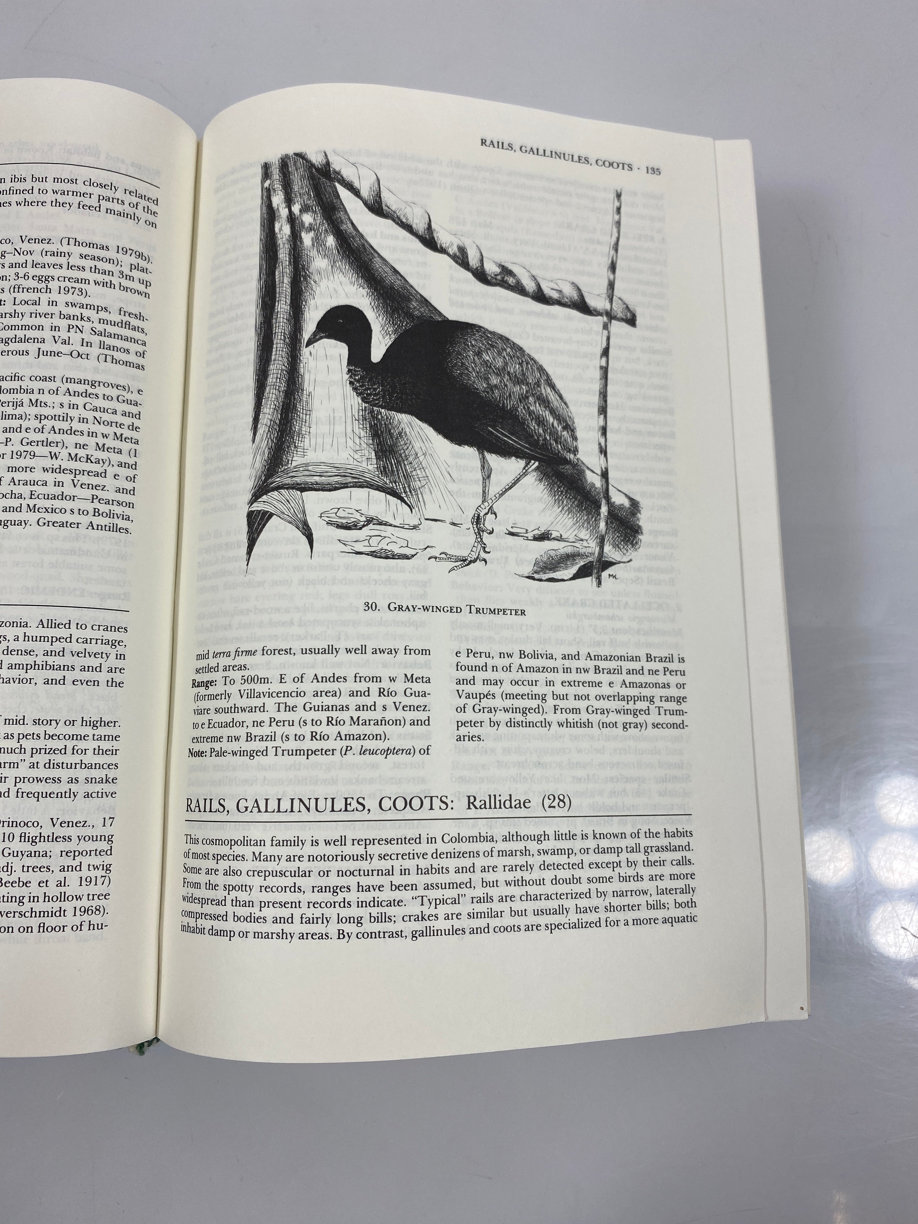 A Guide to the Birds of Colmbia Hilty/Brown Ex-library 1986 HC