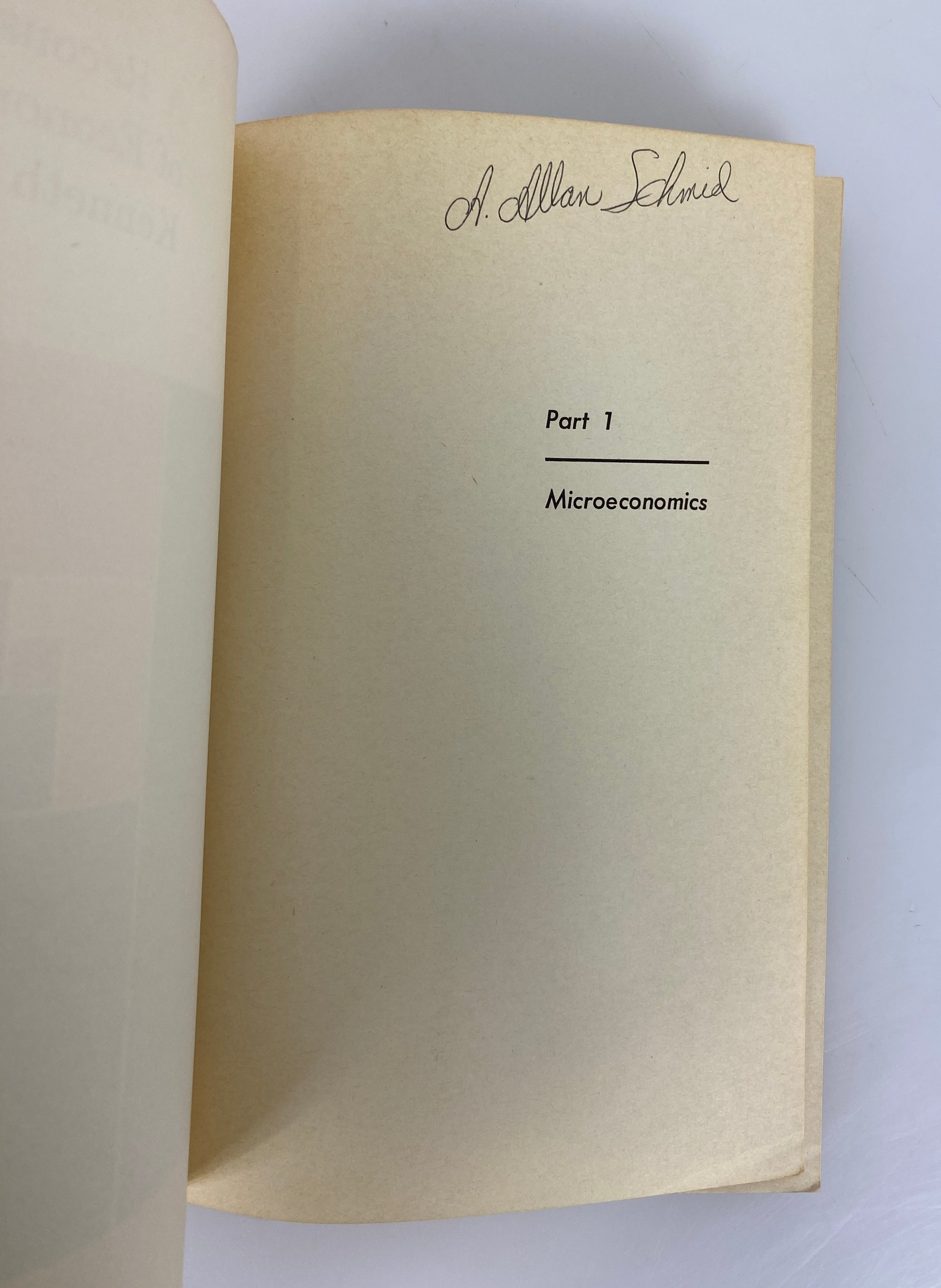 A Reconstruction of Economics: Kenneth Boulding (1962) Vintage SC