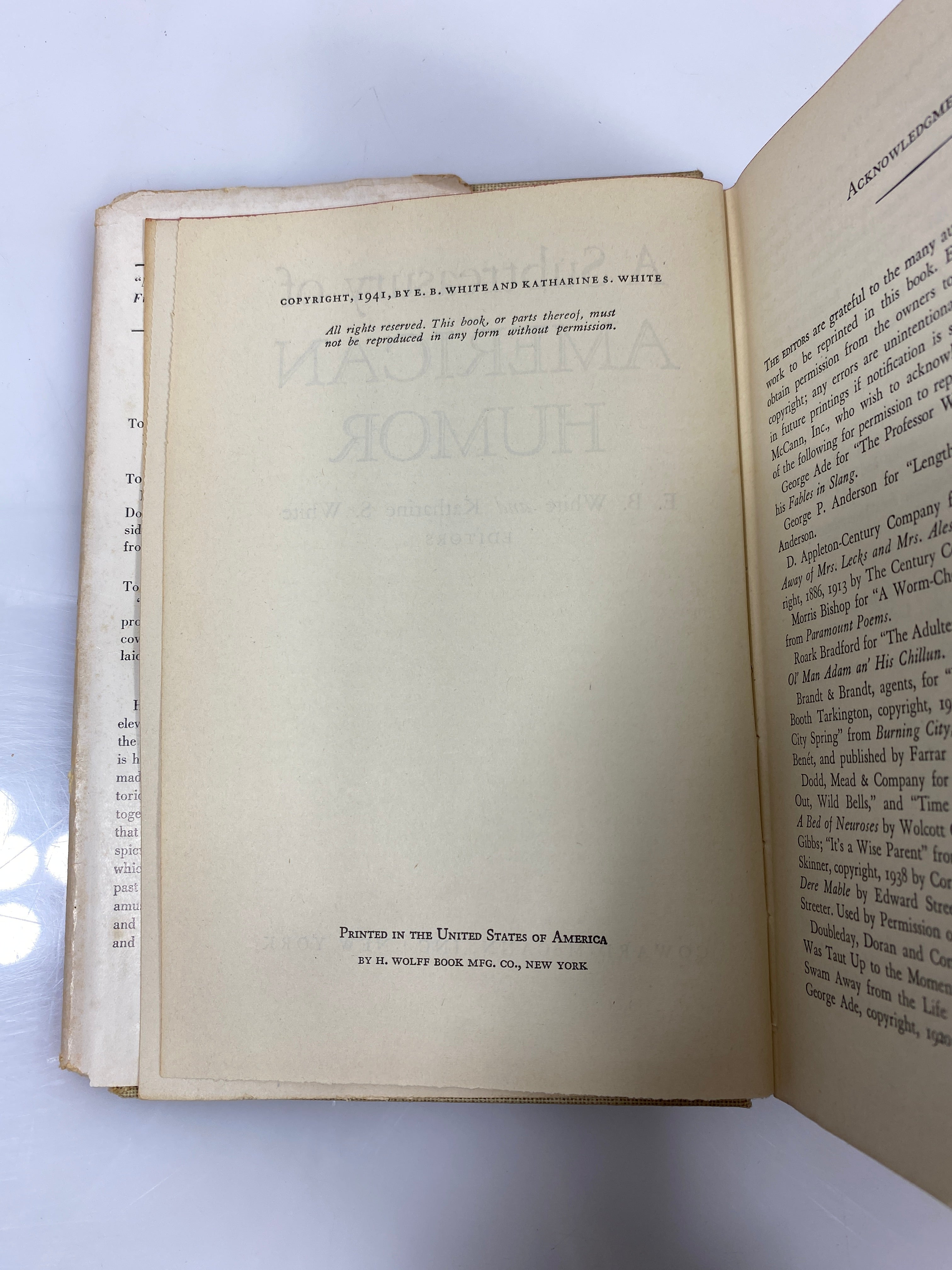 A Subtreasury of American Humor White/White 1941 HCDJ