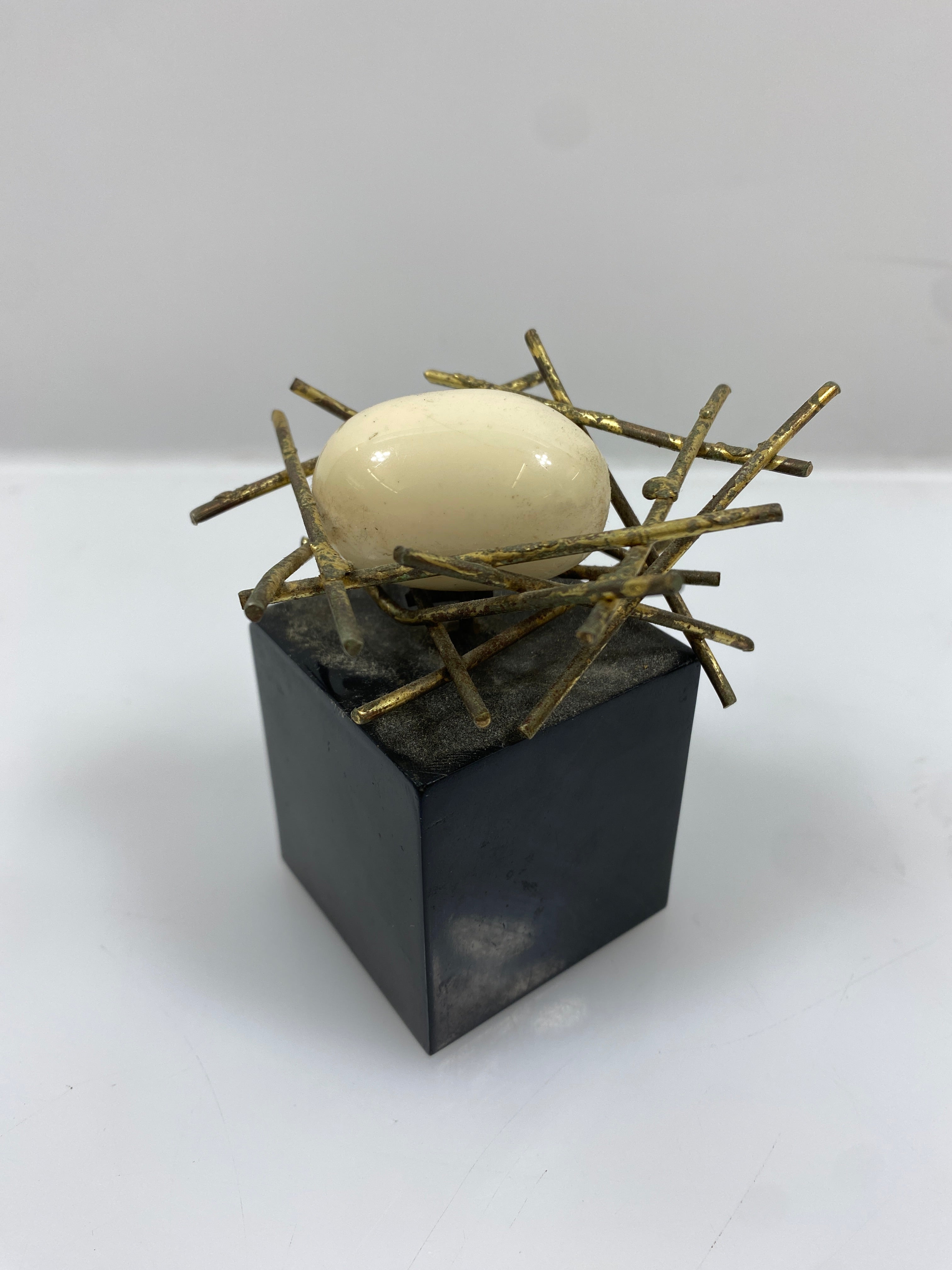 Abstract Welded Wire Nest and Egg Statue