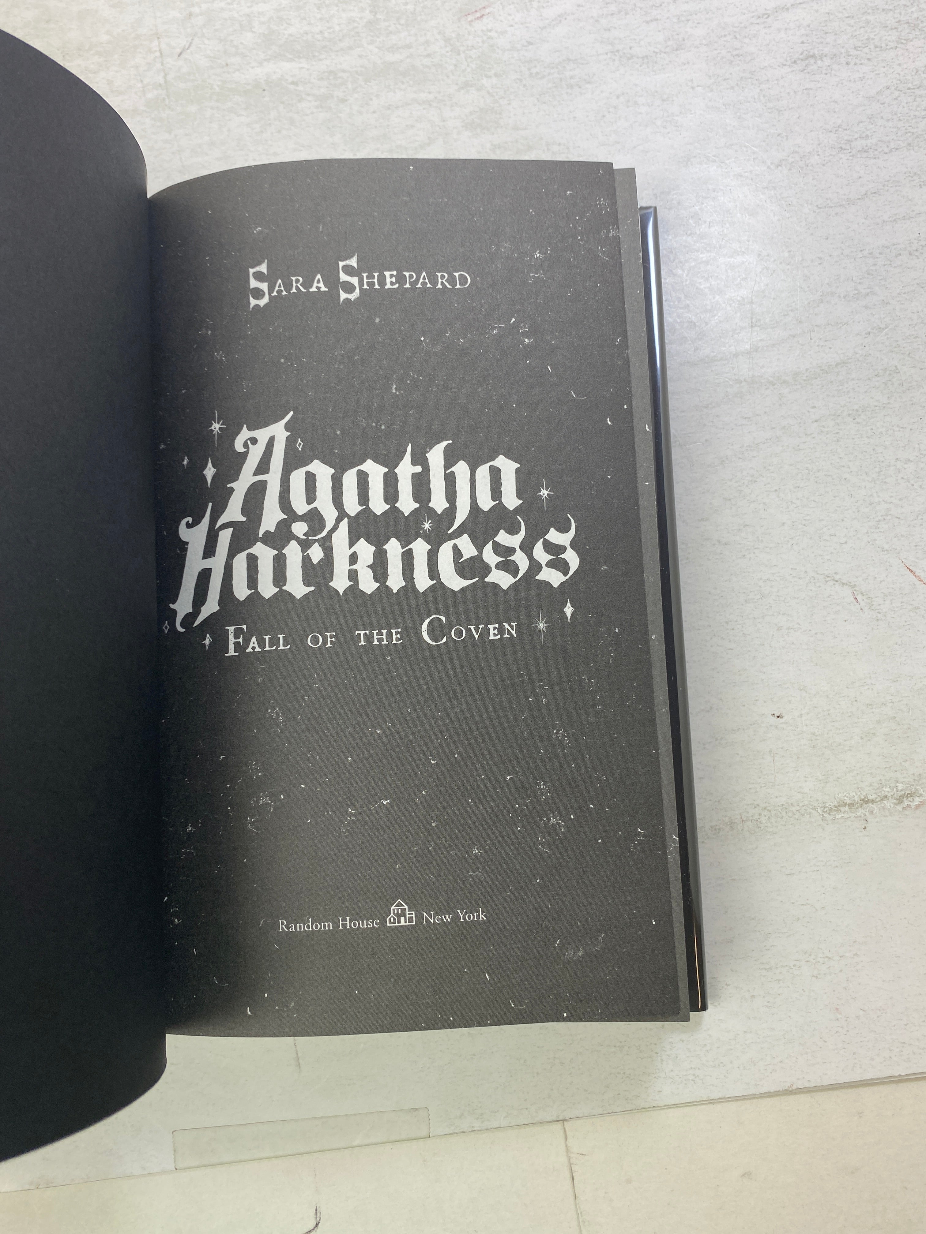 Agatha Hurkness Fall of the Coven Marvel Sara Shepard Ex Lib HCDJ 2026