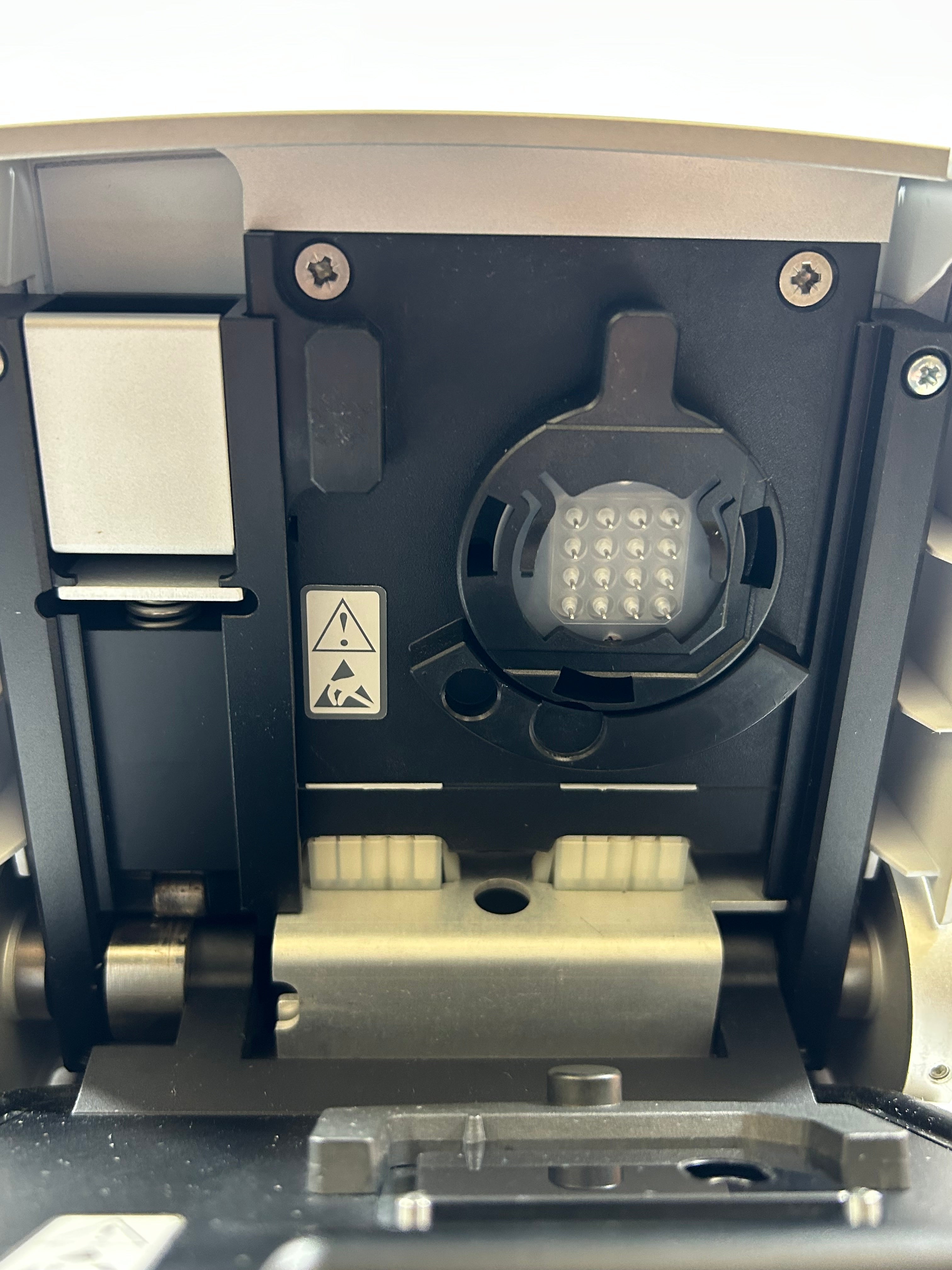 Agilent 2100 Electrophoresis Bioanalyzer