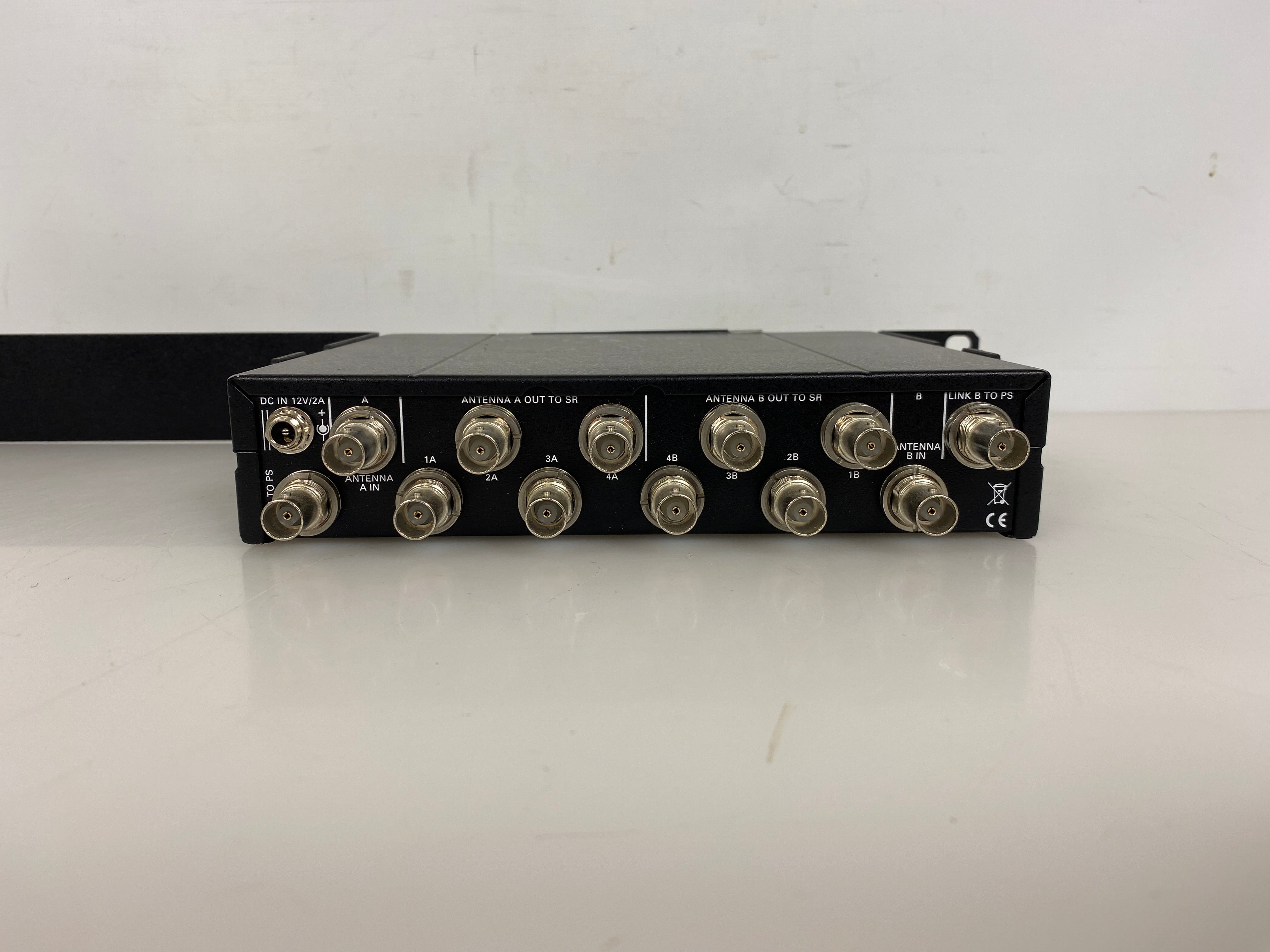 AKG PS4000W Wideband Antenna Splitter *Untested*
