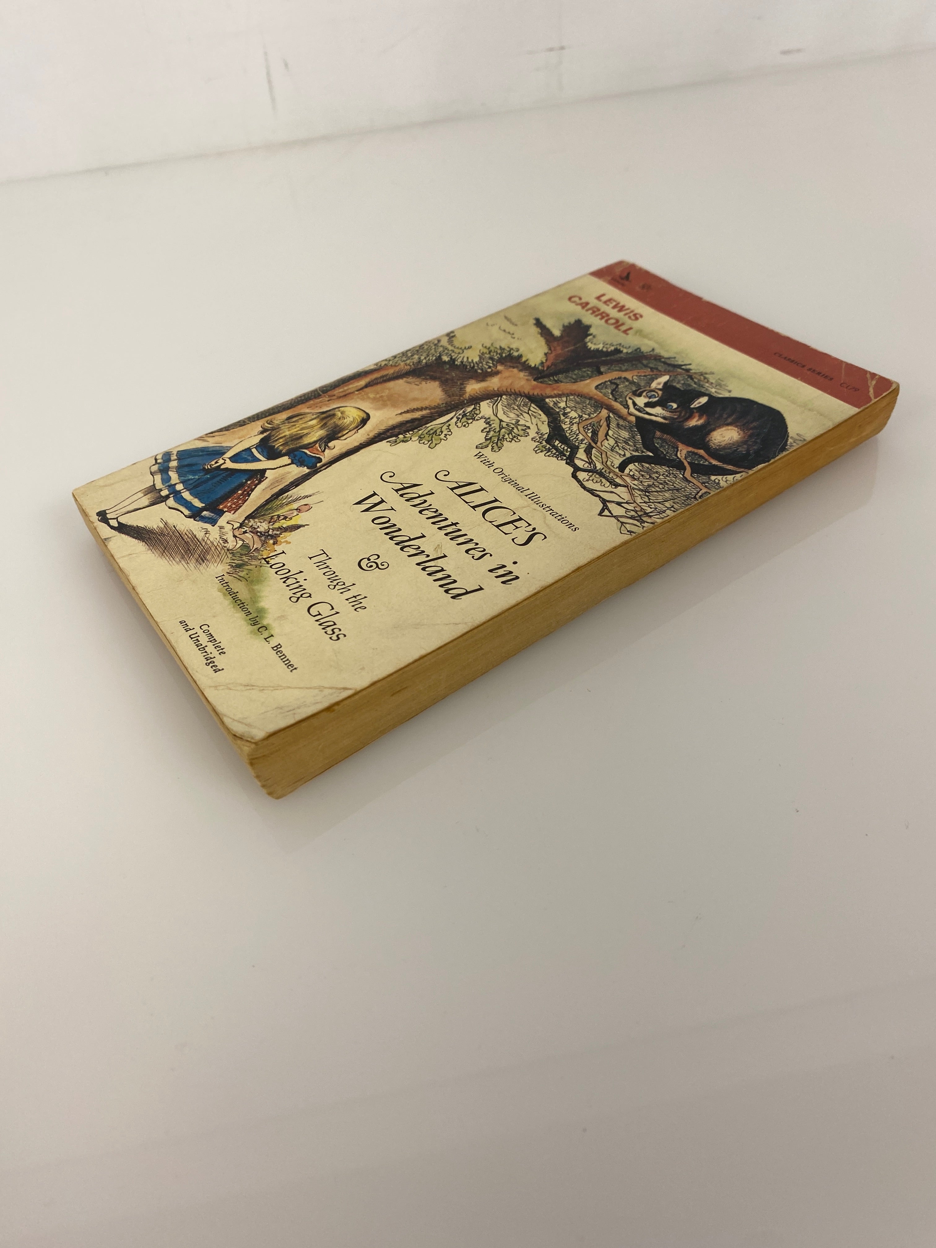 Alice's Adventures in Wonderland Lewis Carroll paperback Airmont 1965