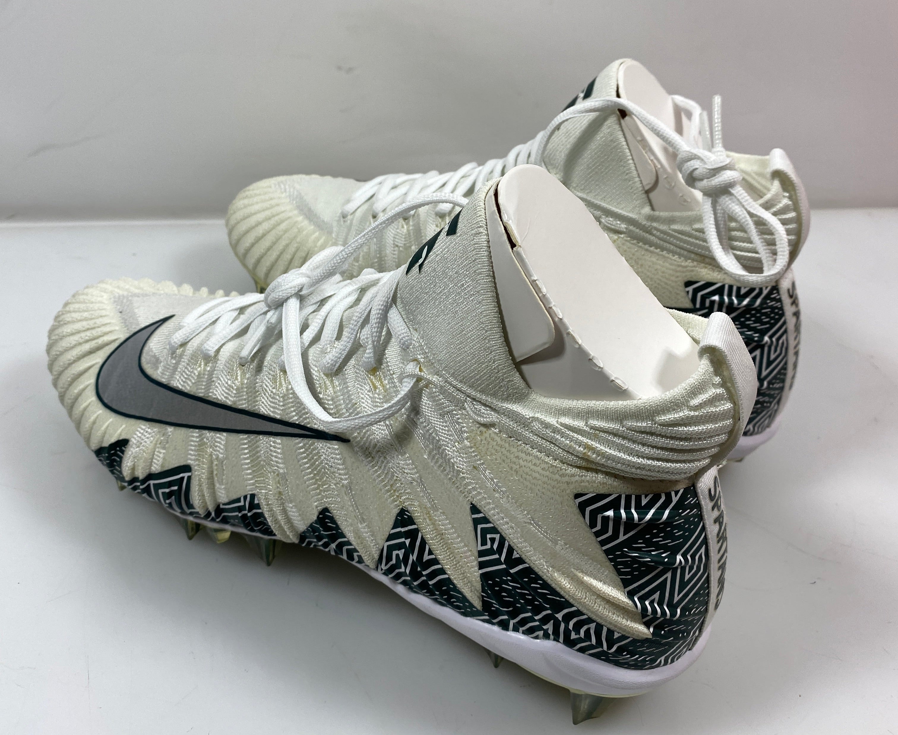 Alpha Menace Elite SMU P Size 16 Football Cleats