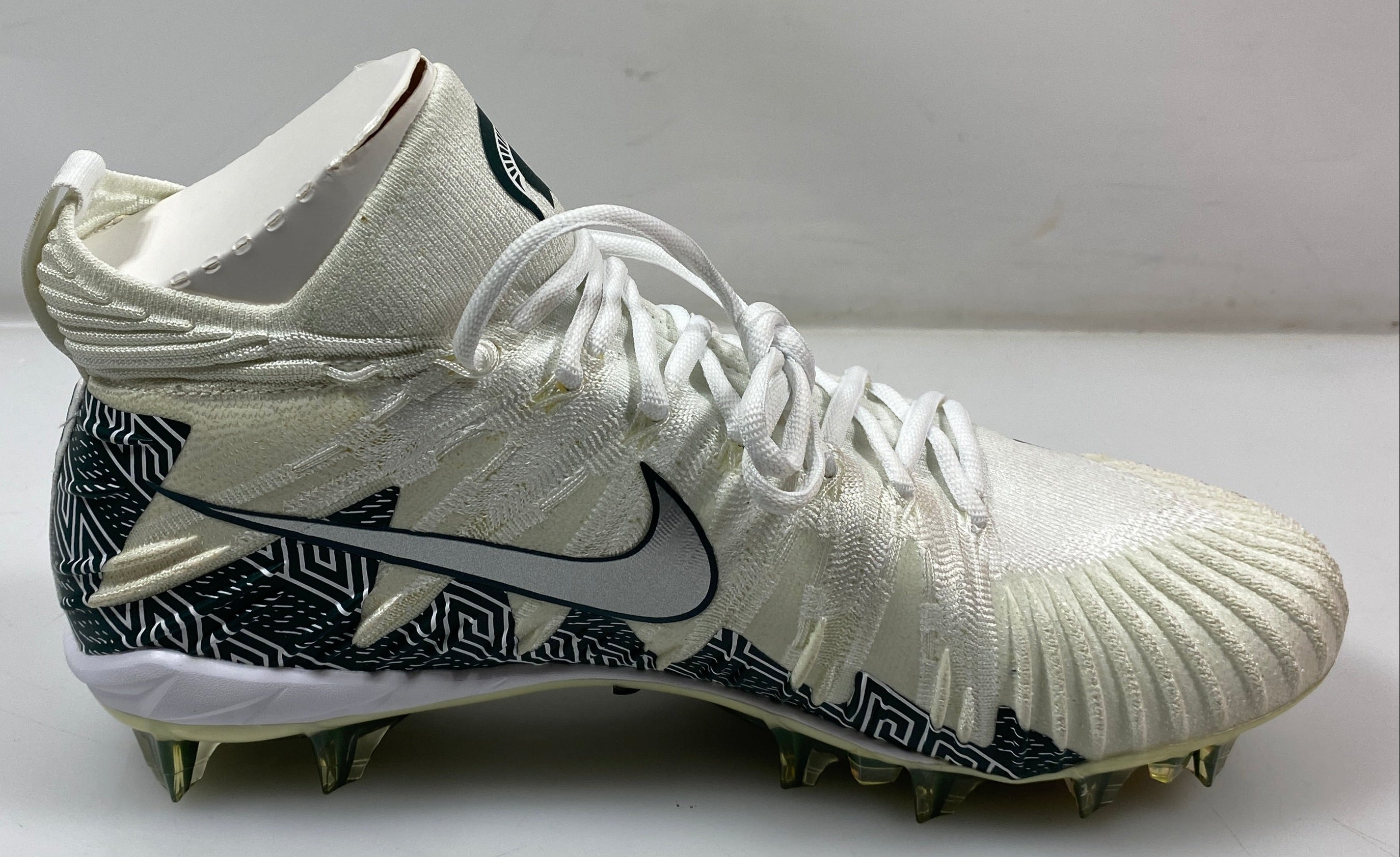 Alpha Menace Elite SMU P Size 16 Football Cleats