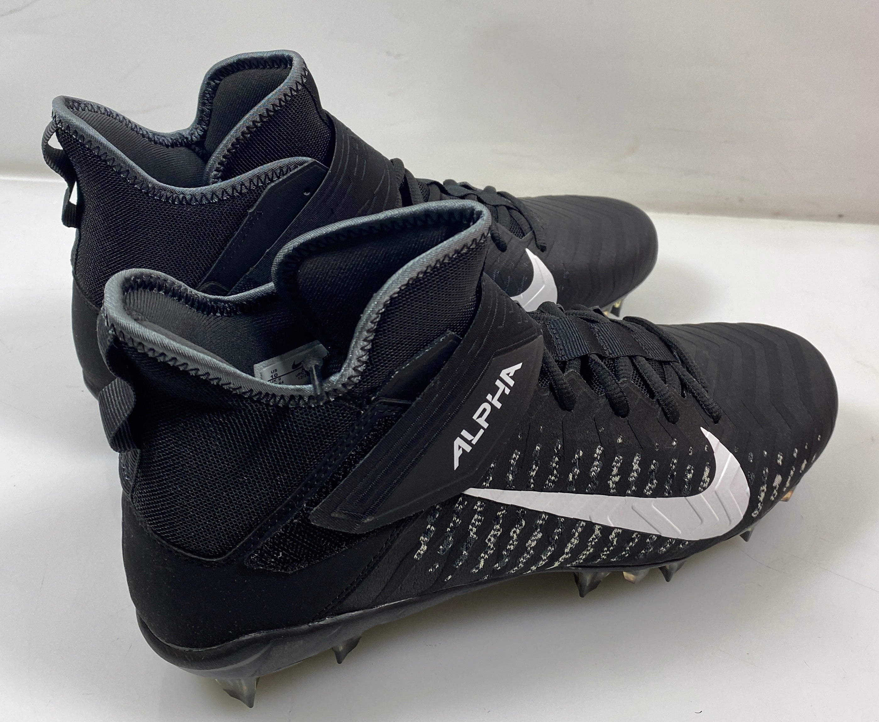 Alpha Menace Pro 2 Mid Size 10 Football Cleats