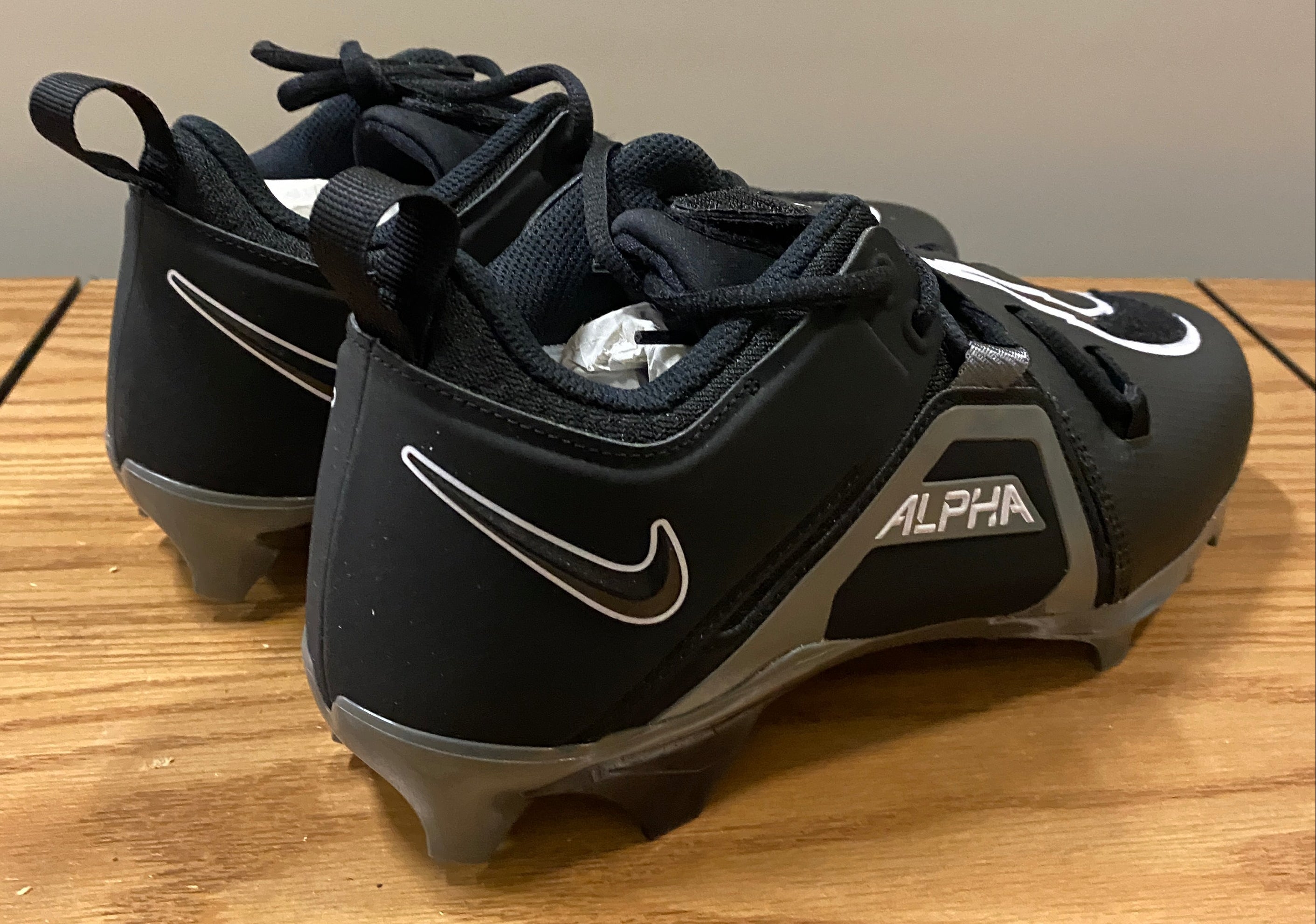 Alpha Menace Pro 3 Low P Football Cleats Size 10 (Black)