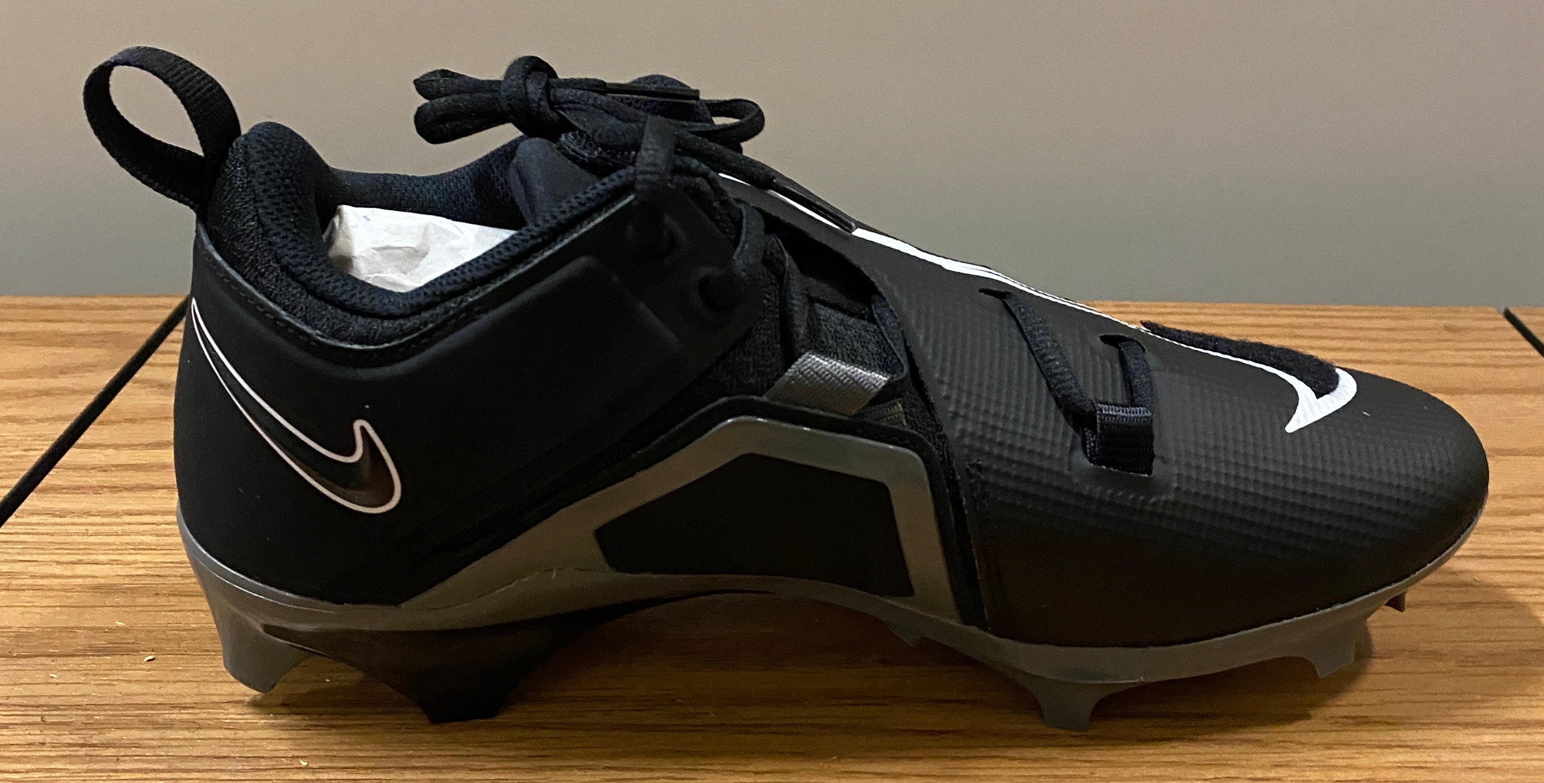 Alpha Menace Pro 3 Low P Football Cleats Size 10 (Black)