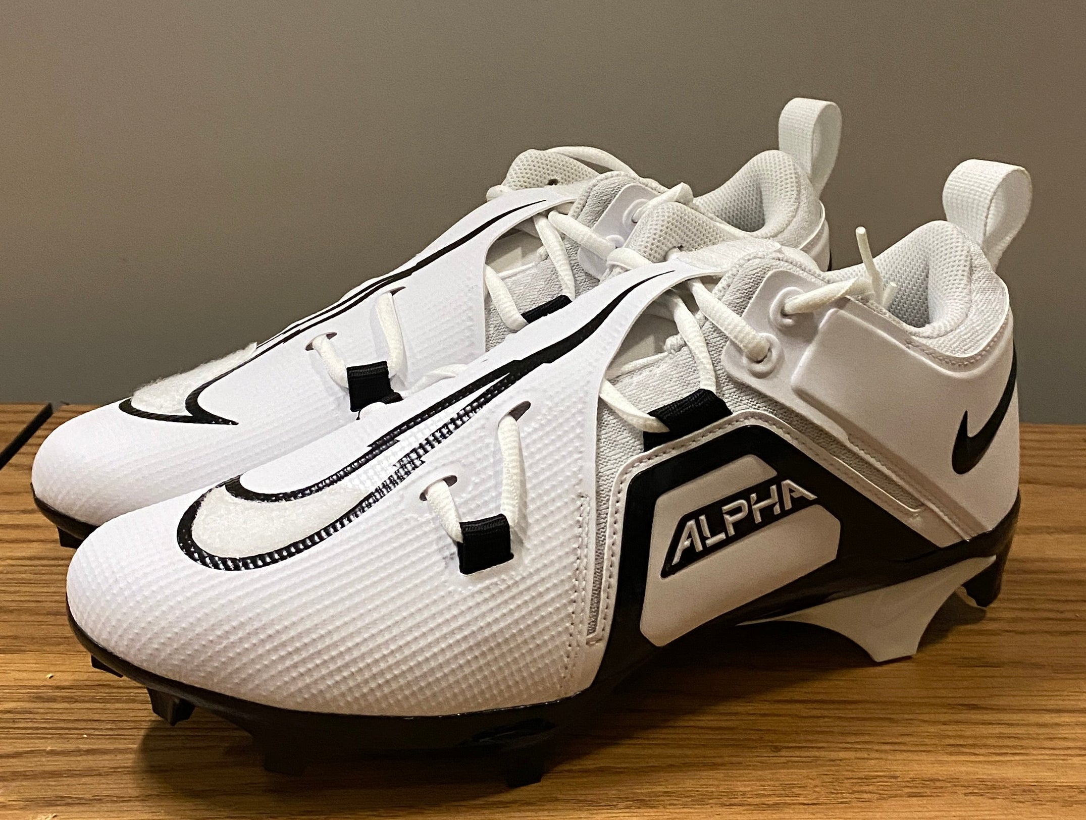 Alpha Menace Pro 3 Low P Football Cleats Size 12 (White)