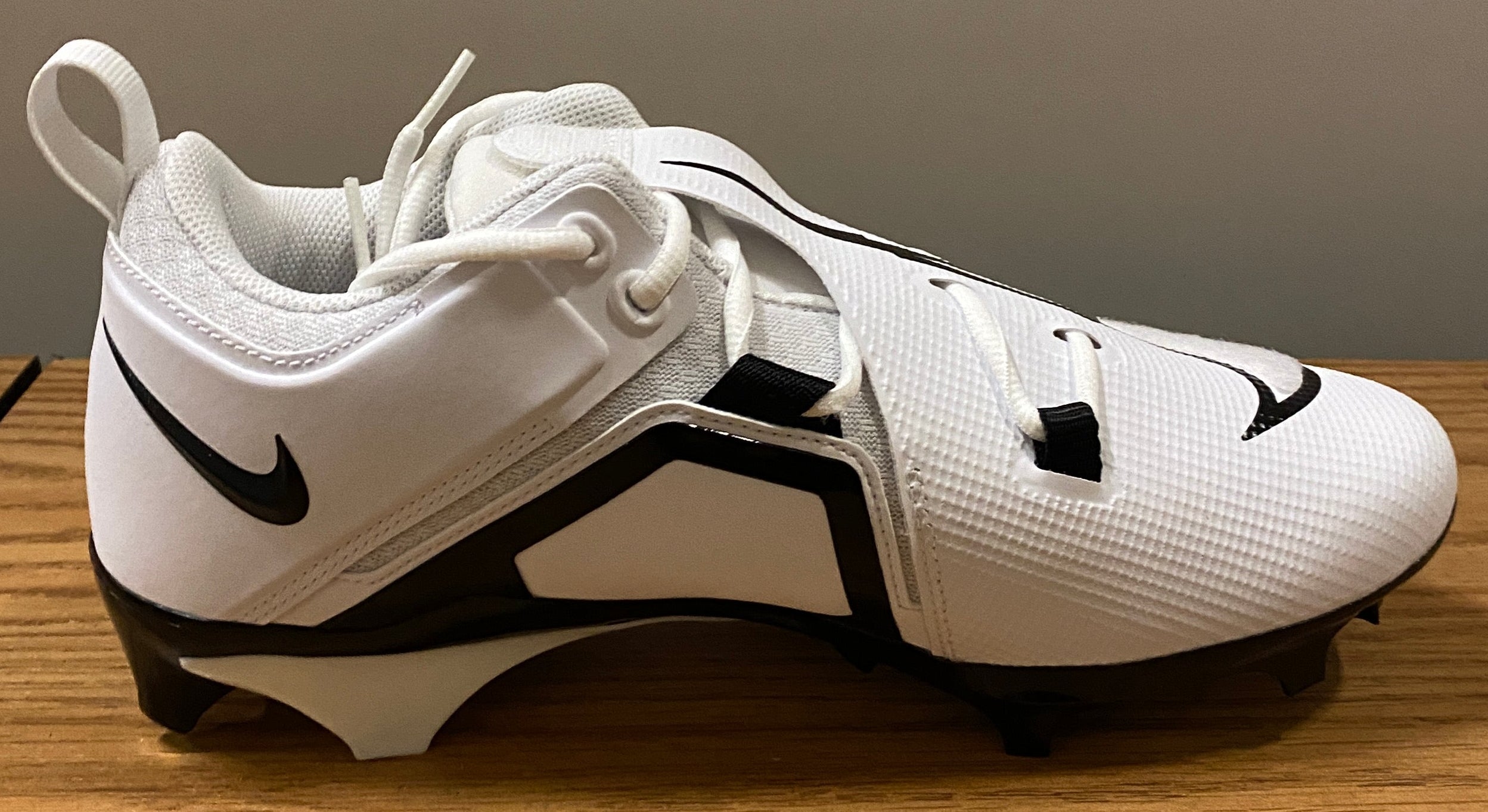 Alpha Menace Pro 3 Low P Football Cleats Size 12 (White)