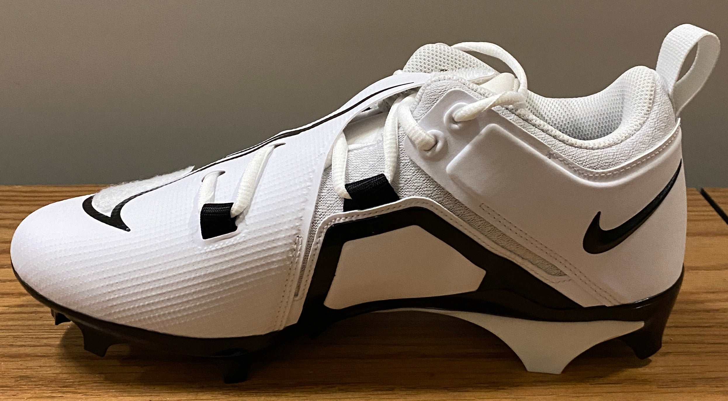 Alpha Menace Pro 3 Low P Football Cleats Size 12 (White)