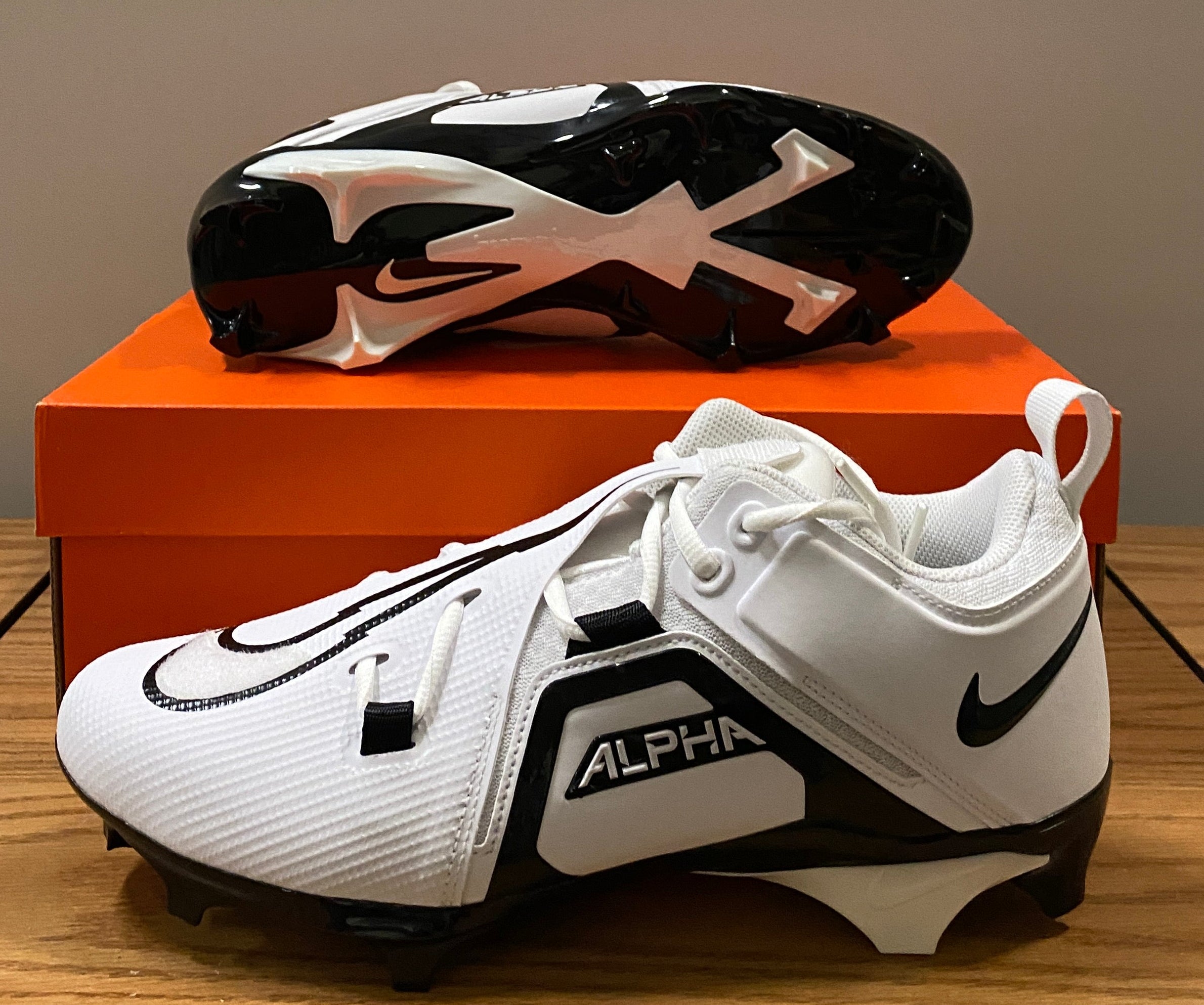 Alpha Menace Pro 3 Low P Football Cleats Size 12 (White)