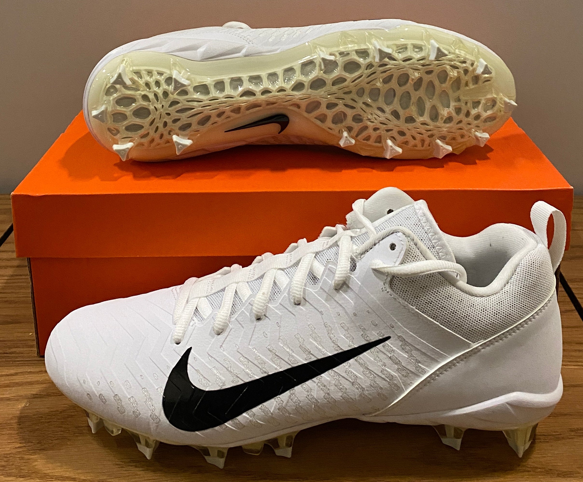 Alpha Menace Pro Low P Football Cleats Size 10 (White)