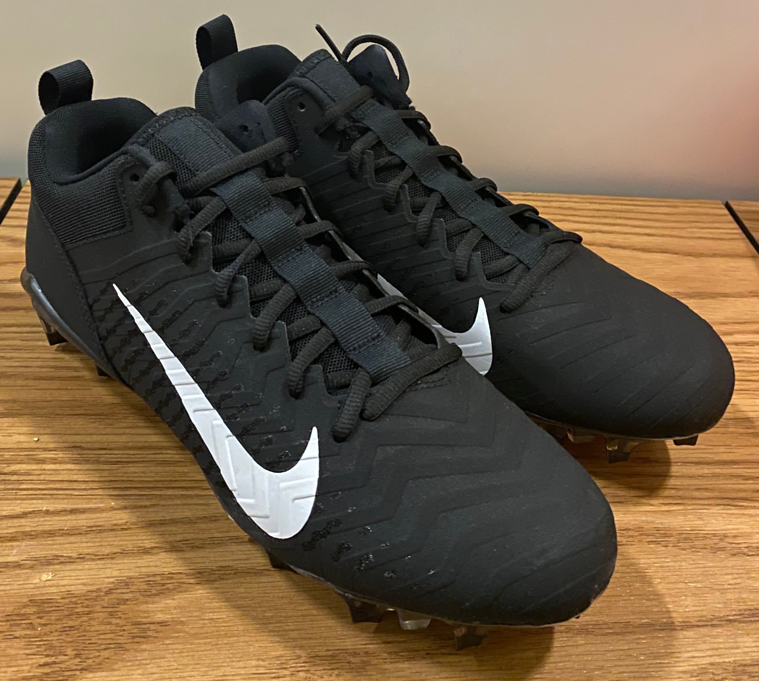 Alpha Menace Pro Low P Football Cleats Size 10 (Black)