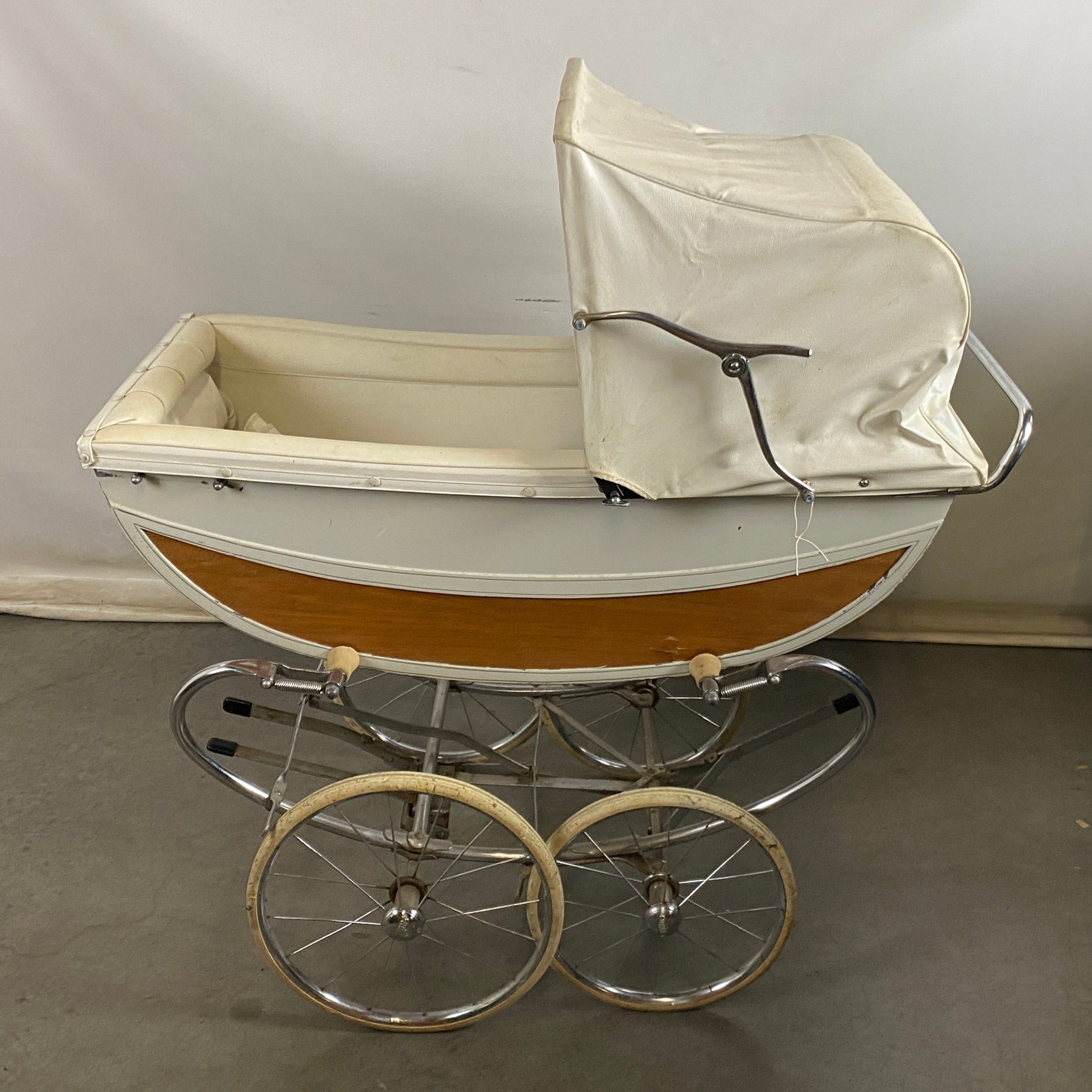 Antique Bilt-Rite Wood Panel and White Canvas Interior Baby Carriage