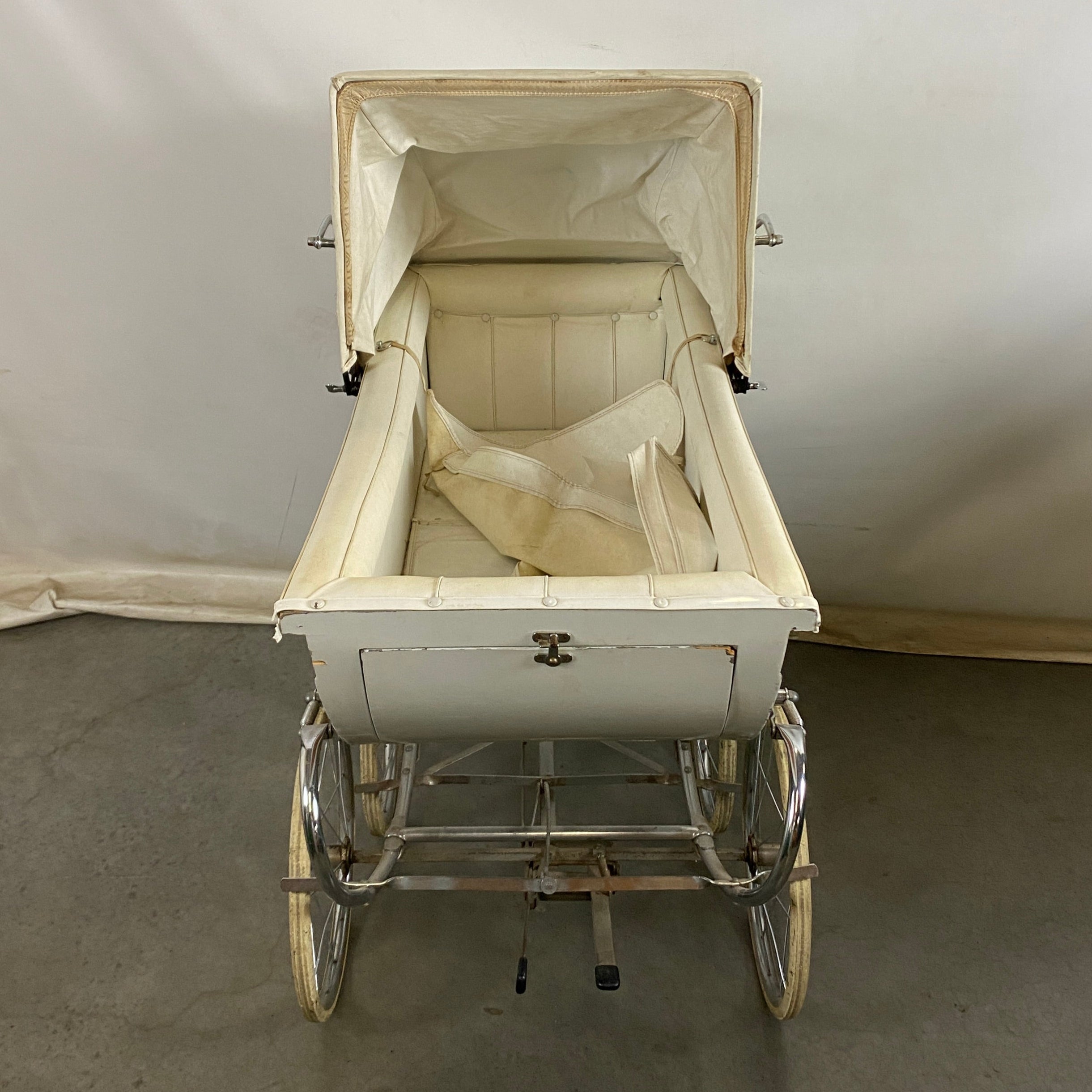 Antique Bilt-Rite Wood Panel and White Canvas Interior Baby Carriage