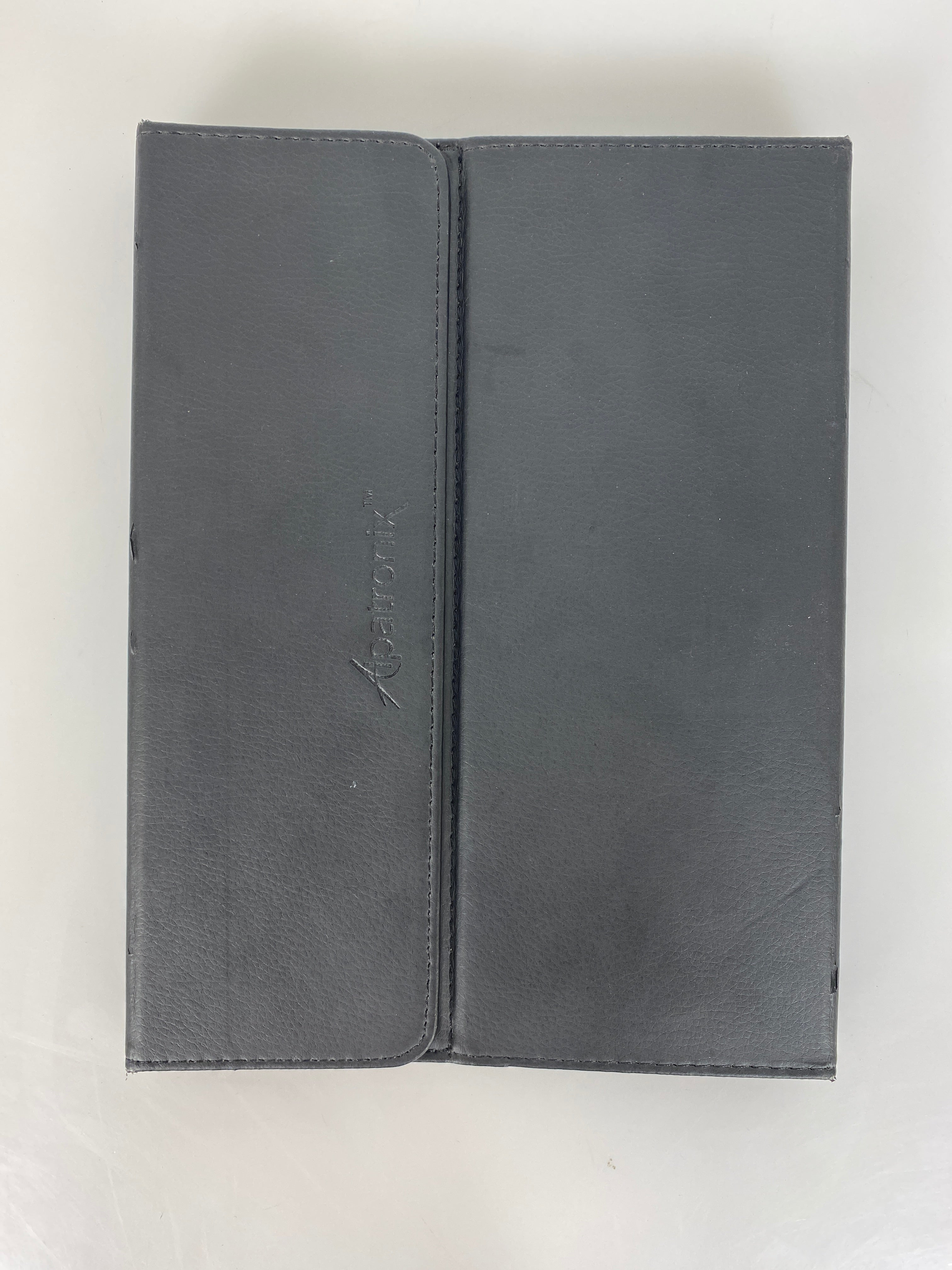 Apatronix Black Leather Keyboard Folio iPad 2,3,4 Gen