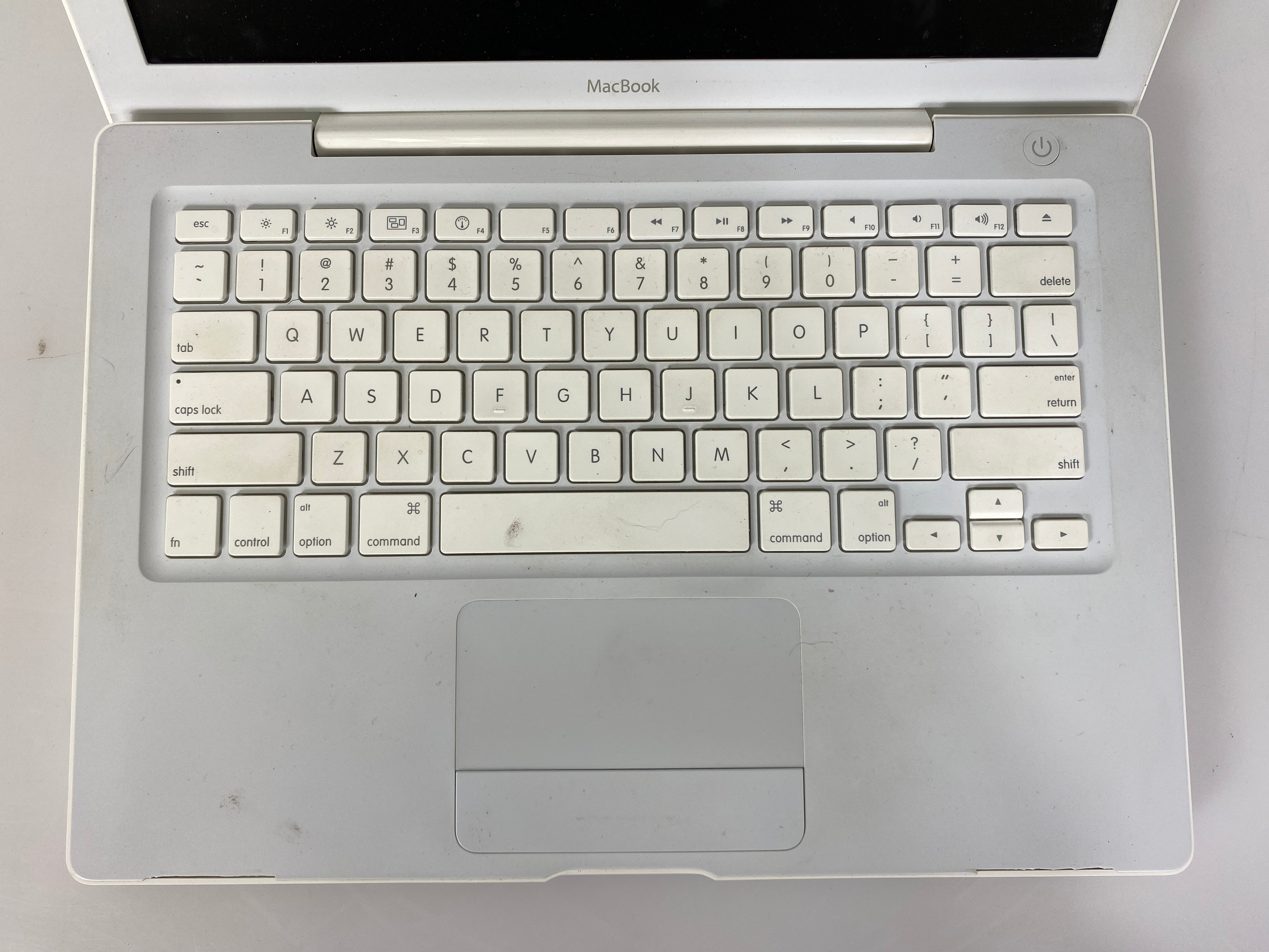 Apple A1181 Core 2 Duo 13" MacBook (Mid 2009)
