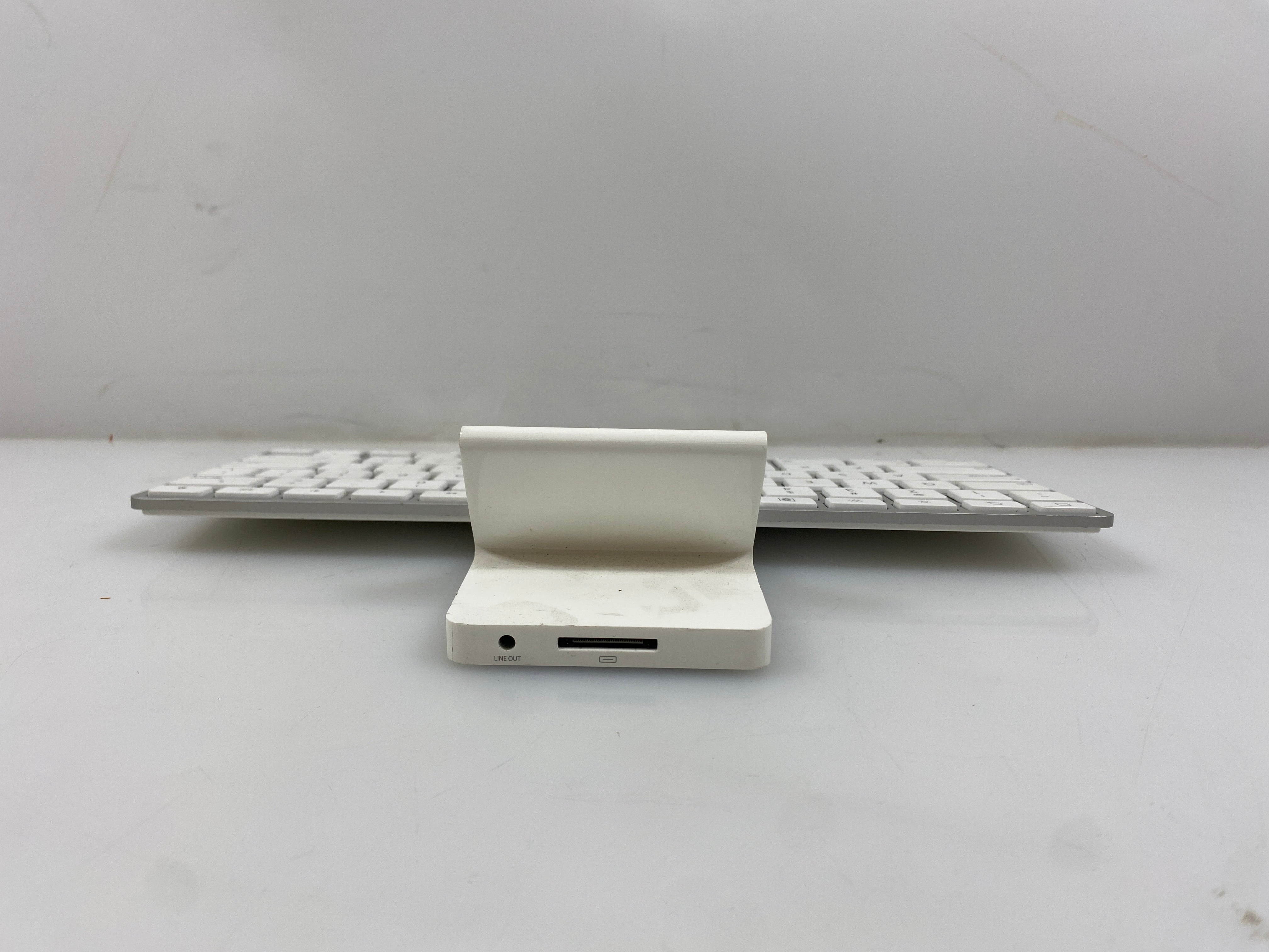 Apple A1359 iPad Keyboard Dock