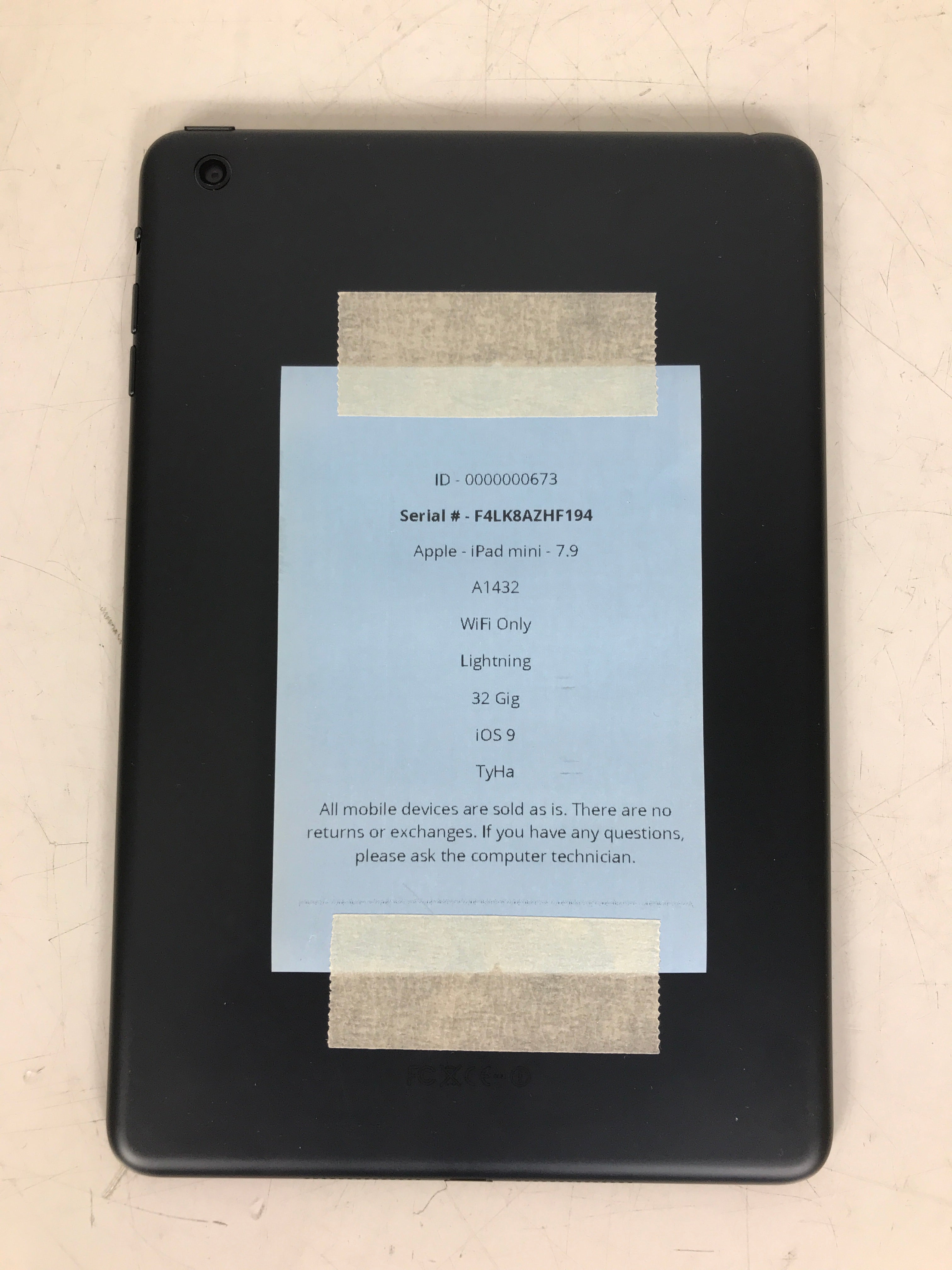 Apple A1432 iPad Mini 16GB 7.9" WiFi Only - Black w/ Cover Case