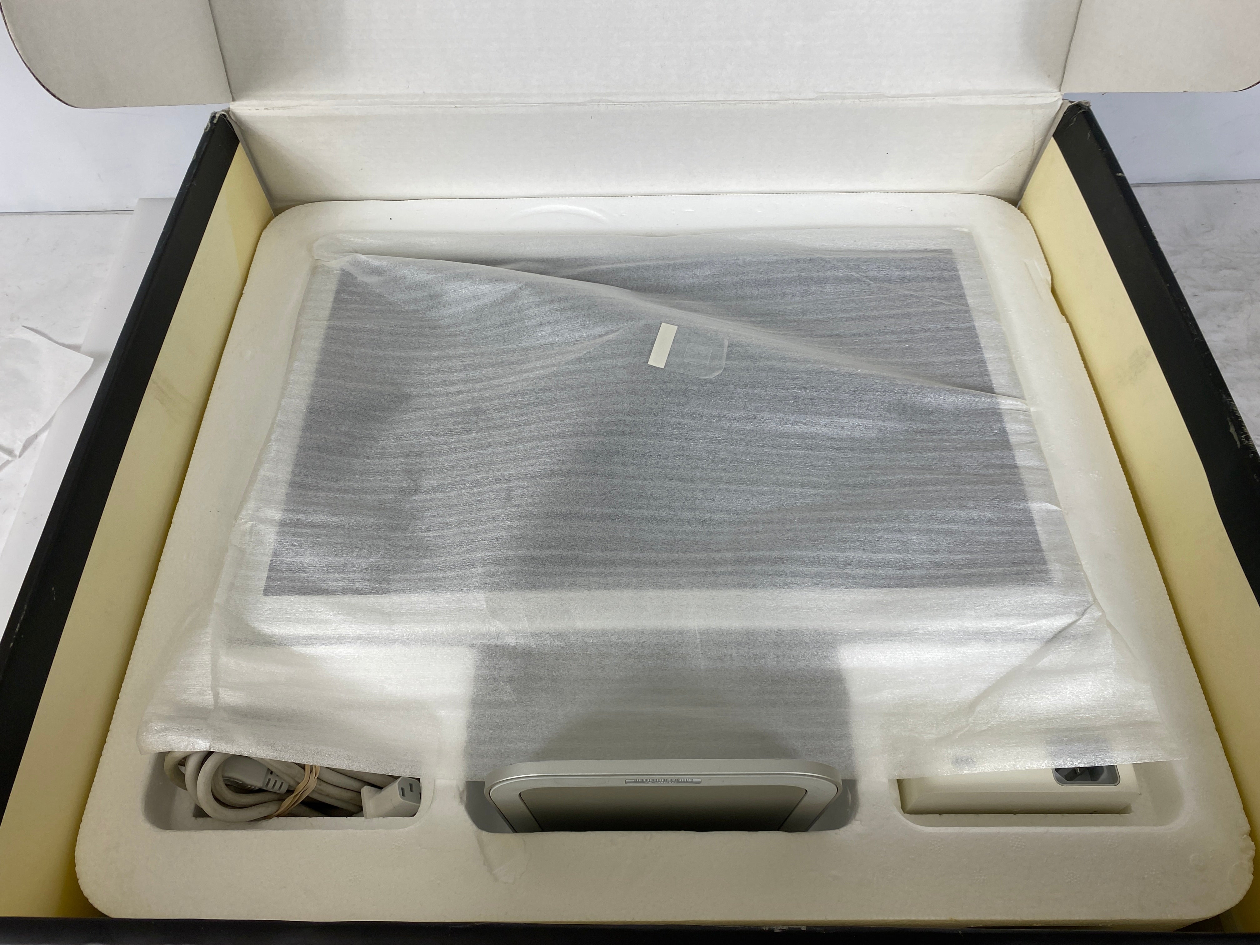 Apple Cinema Display 20-Inch A1081