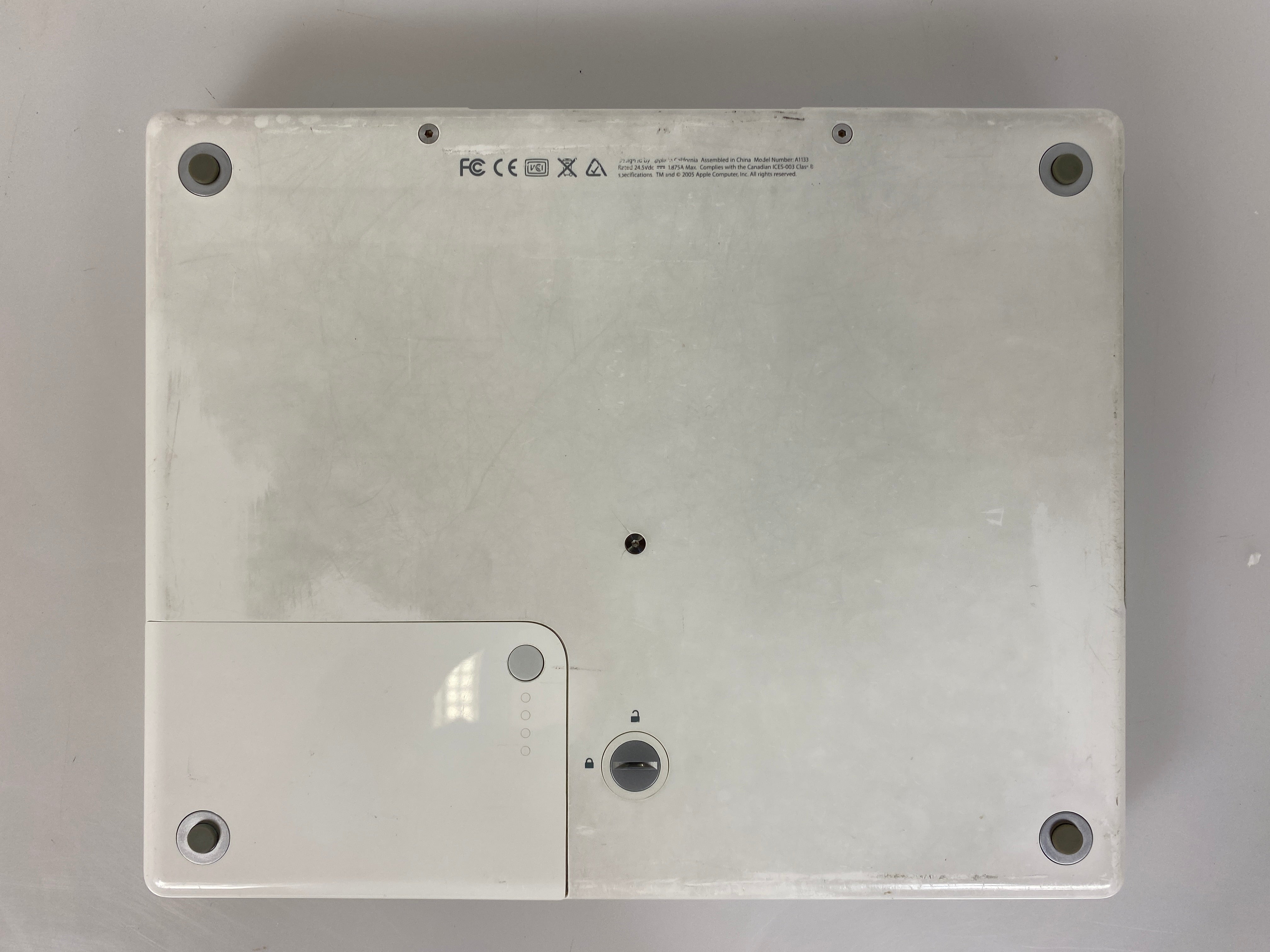 Apple iBook G4 12-Inch Mid-2005
