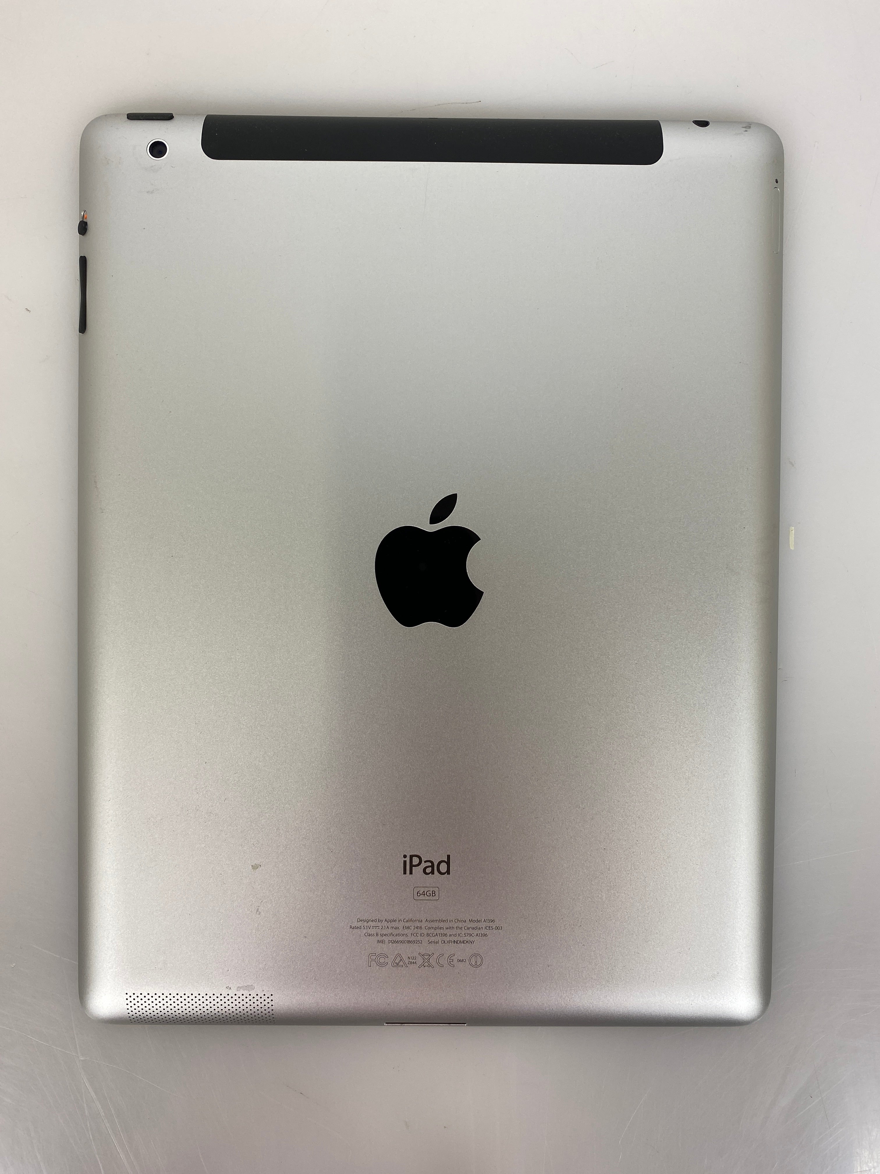 Apple iPad 2nd Gen 64GB 9.7" WiFi Only White A1395