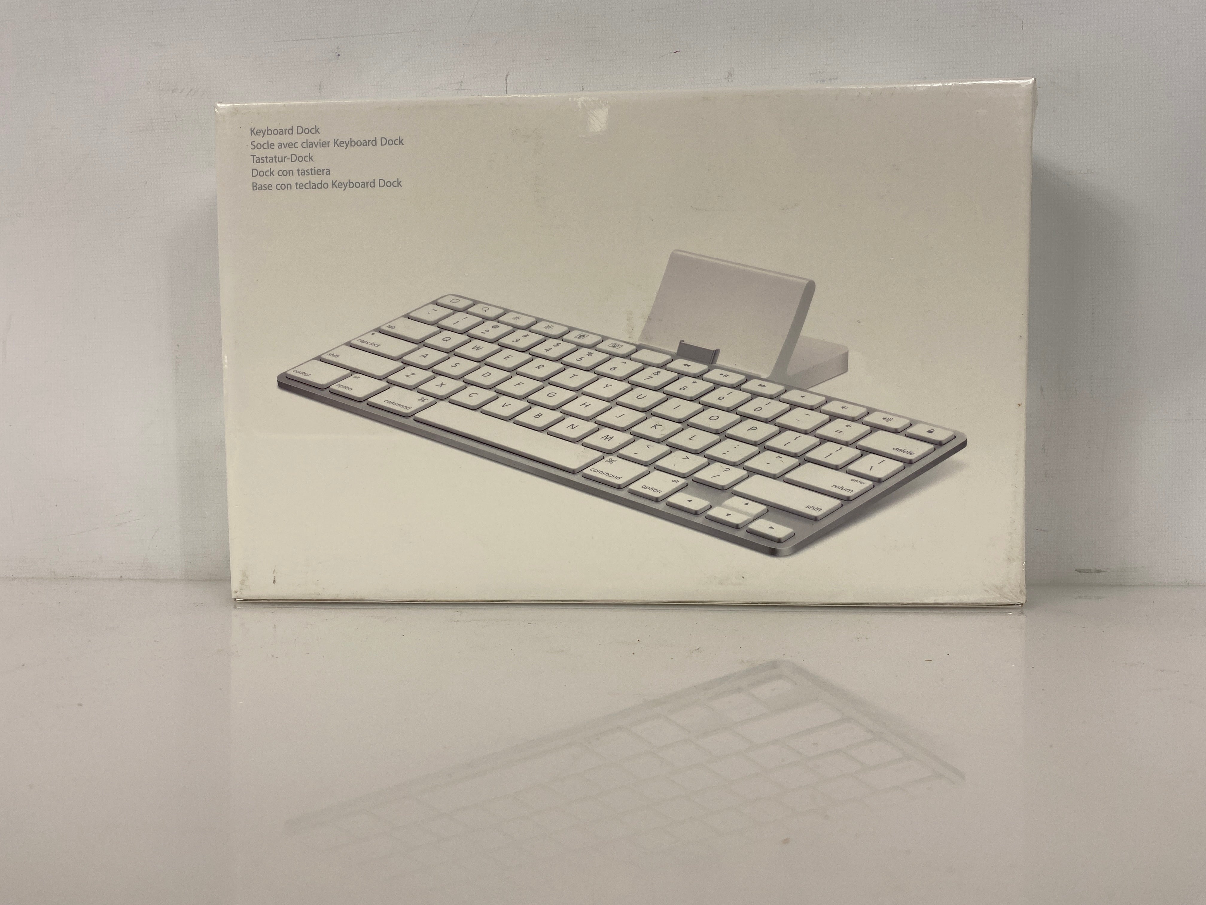 Apple iPad Keyboard Dock A1359