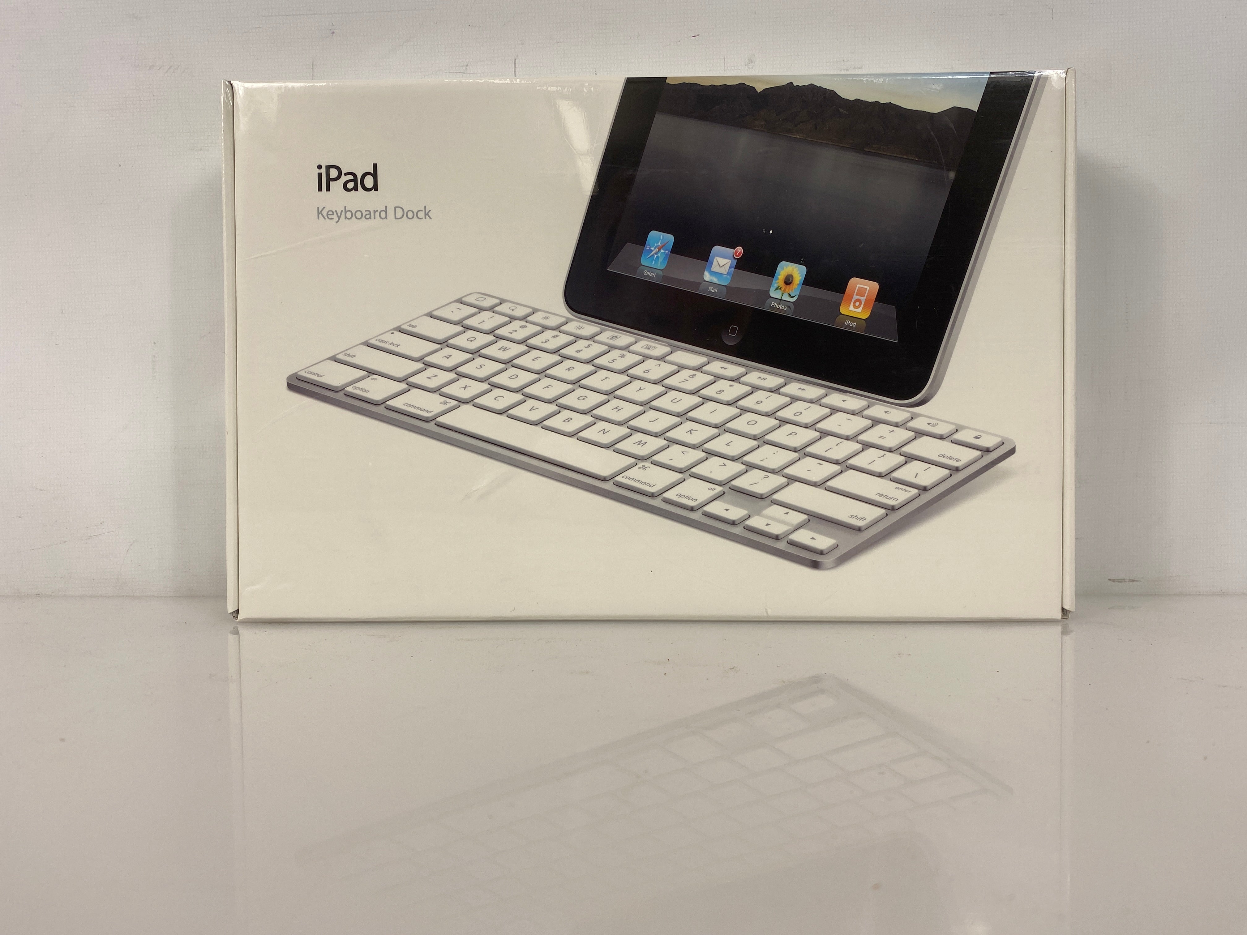 Apple iPad Keyboard Dock A1359