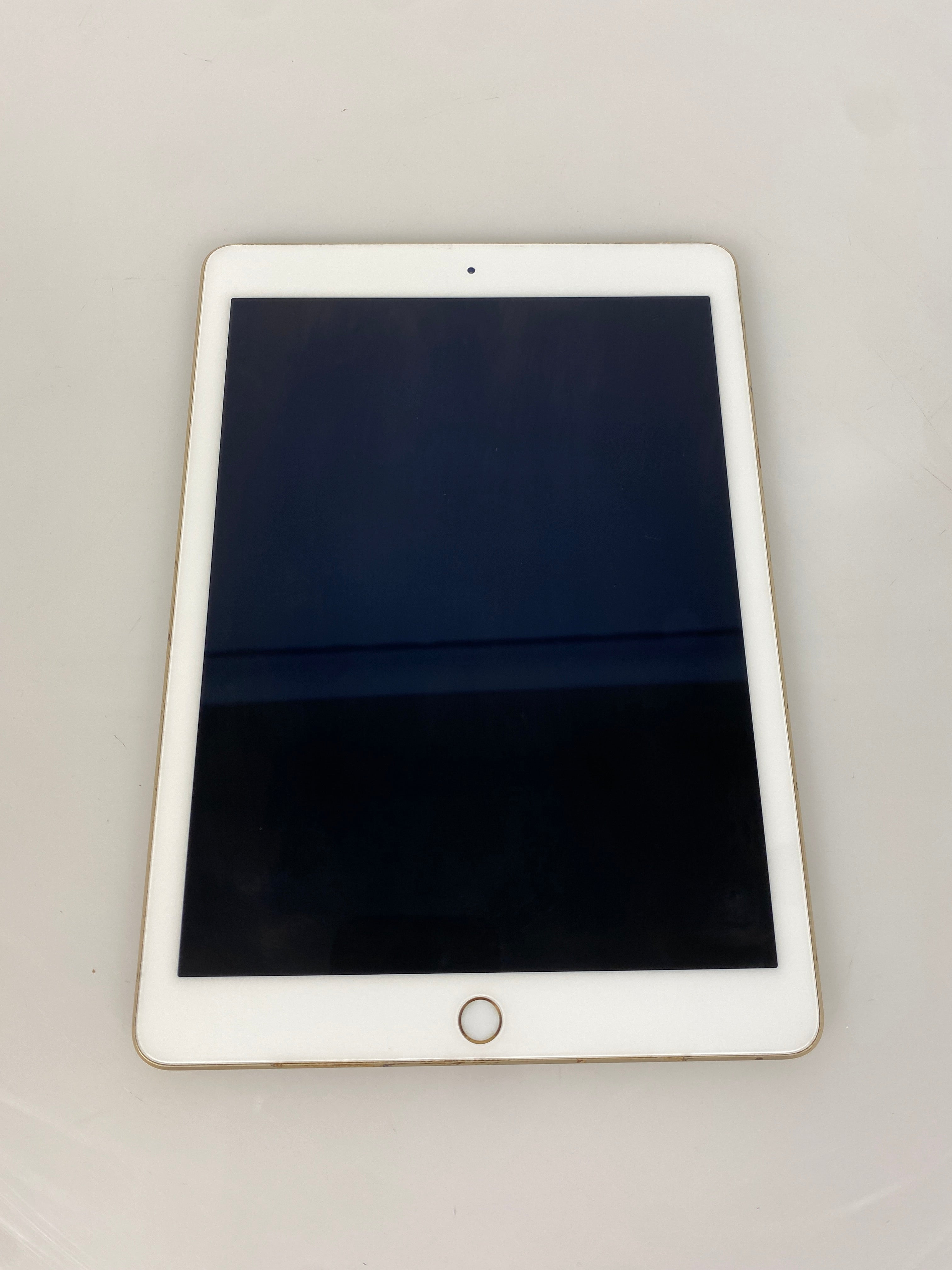Apple iPad Pro 1st Gen 128GB 9.7" WiFi White and Rose Gold A1673 *Discolored Screen & Scratches*
