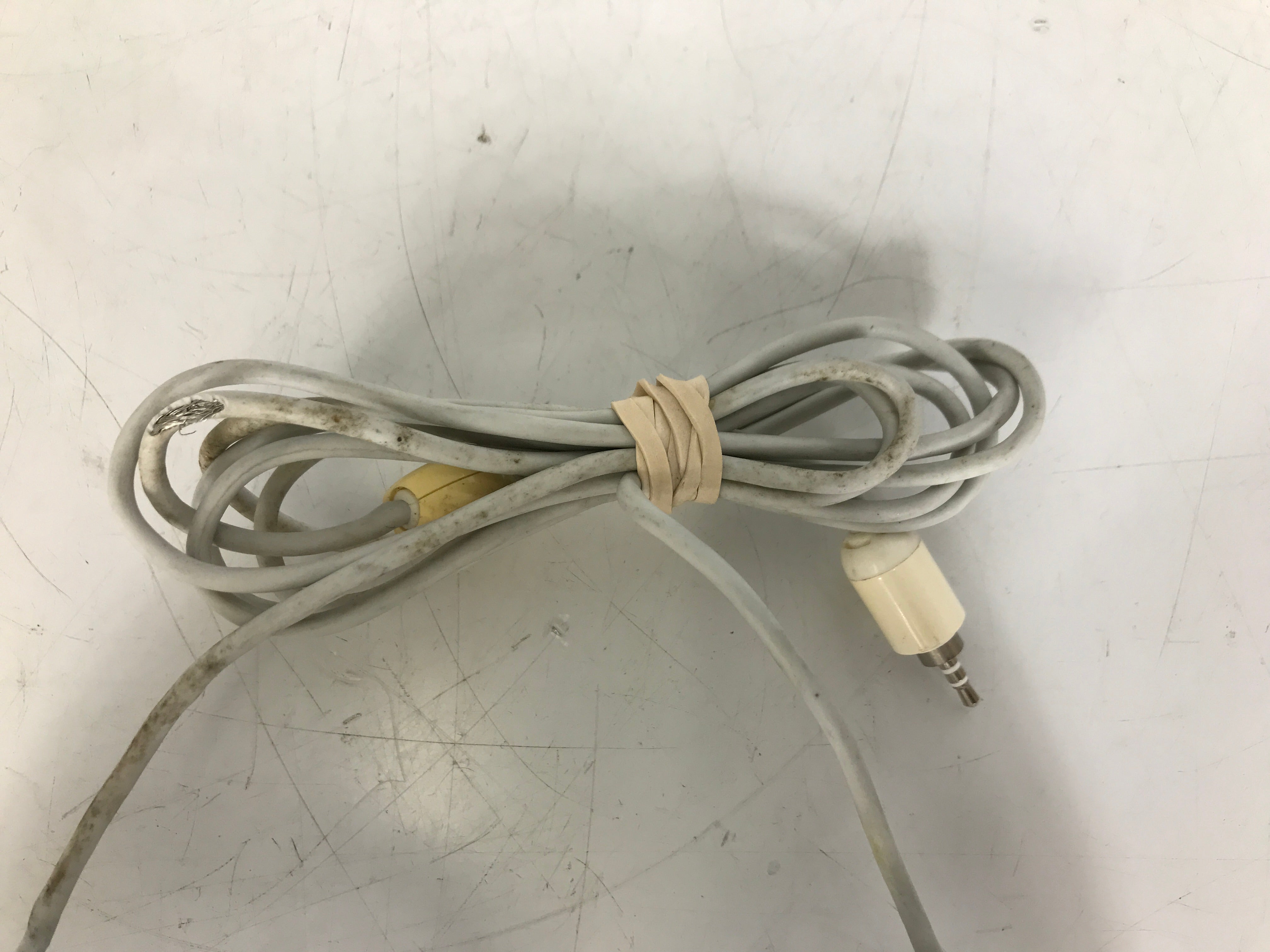 Apple M6531 Pro Speakers by Harmon Kardon