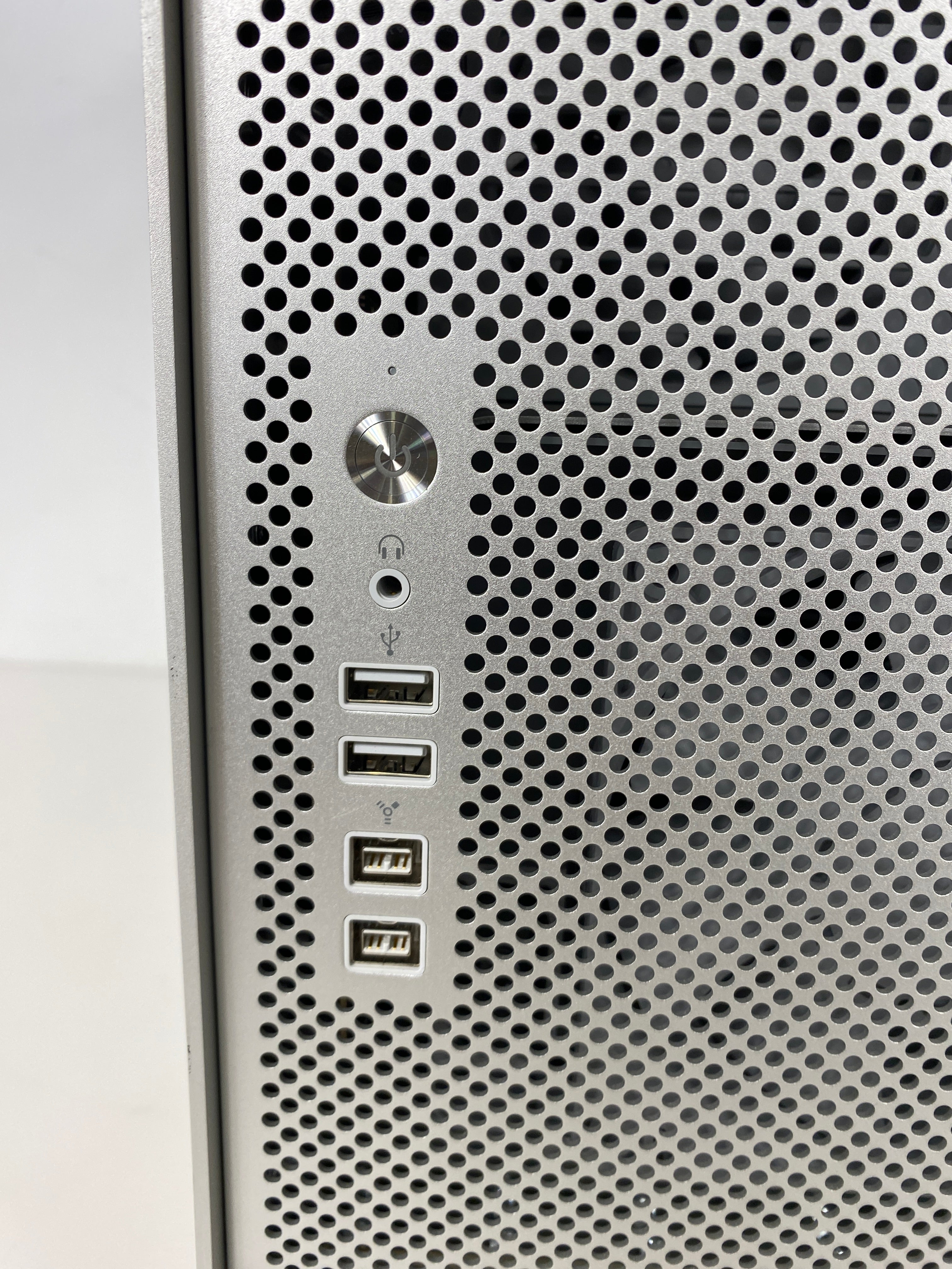 Apple Mac Pro 2.40GHz with Intel Xeon Processor (Mid 2012) *For Parts or Repair*