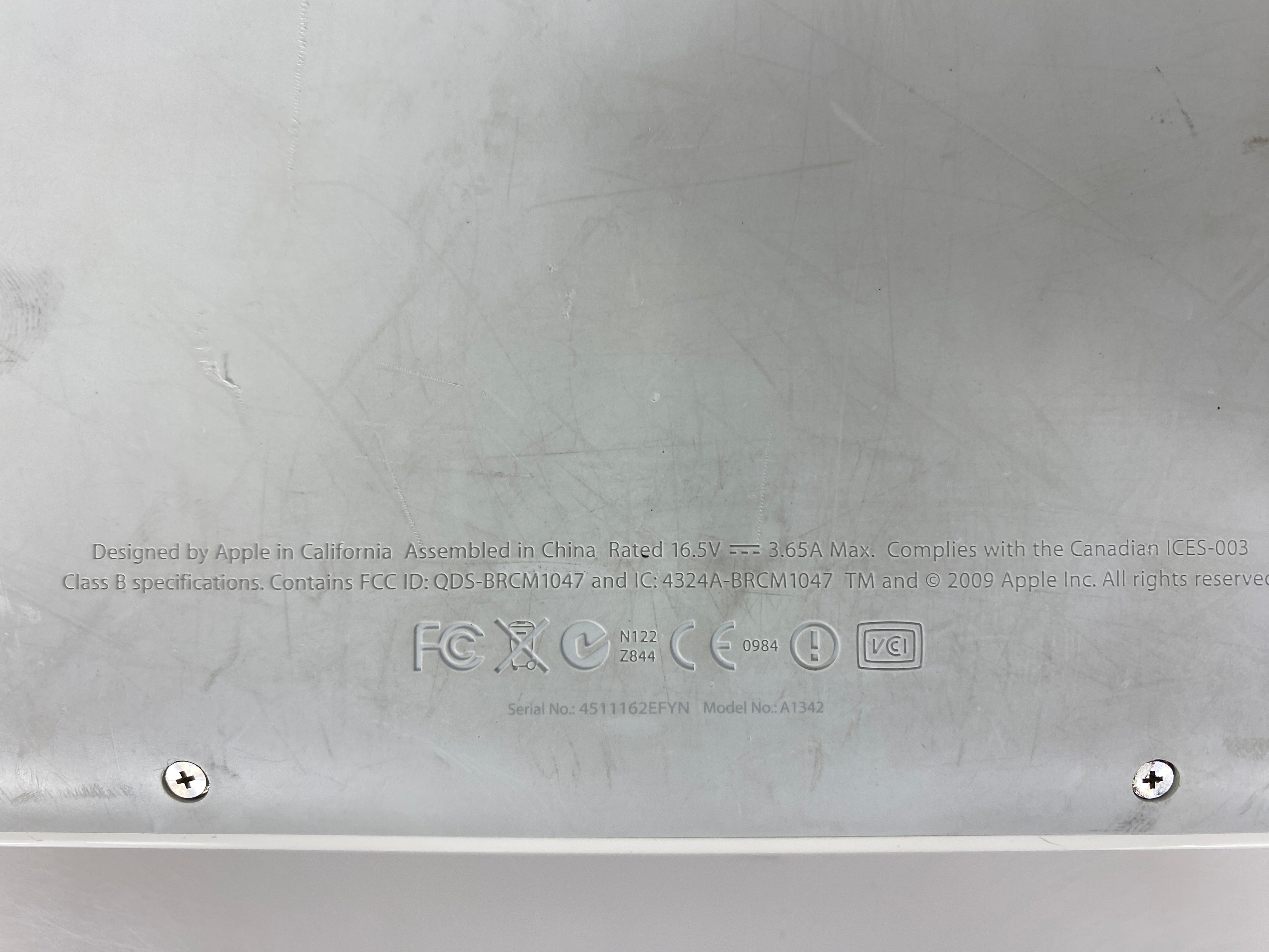 Apple MacBook A1342 13" Laptop (Mid-2009) *Parts*