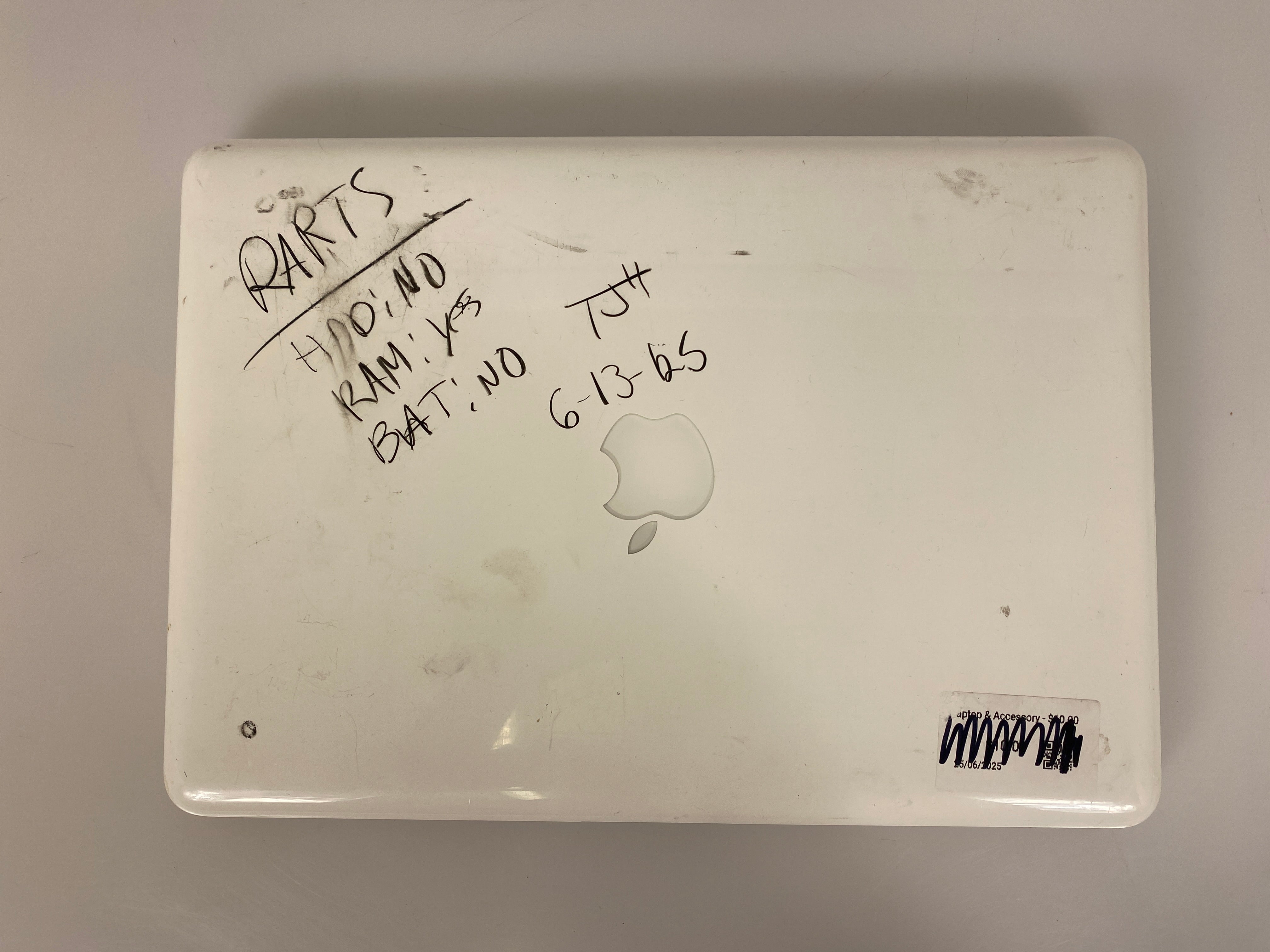 Apple MacBook A1342 13" Laptop (Mid-2009) *Parts*