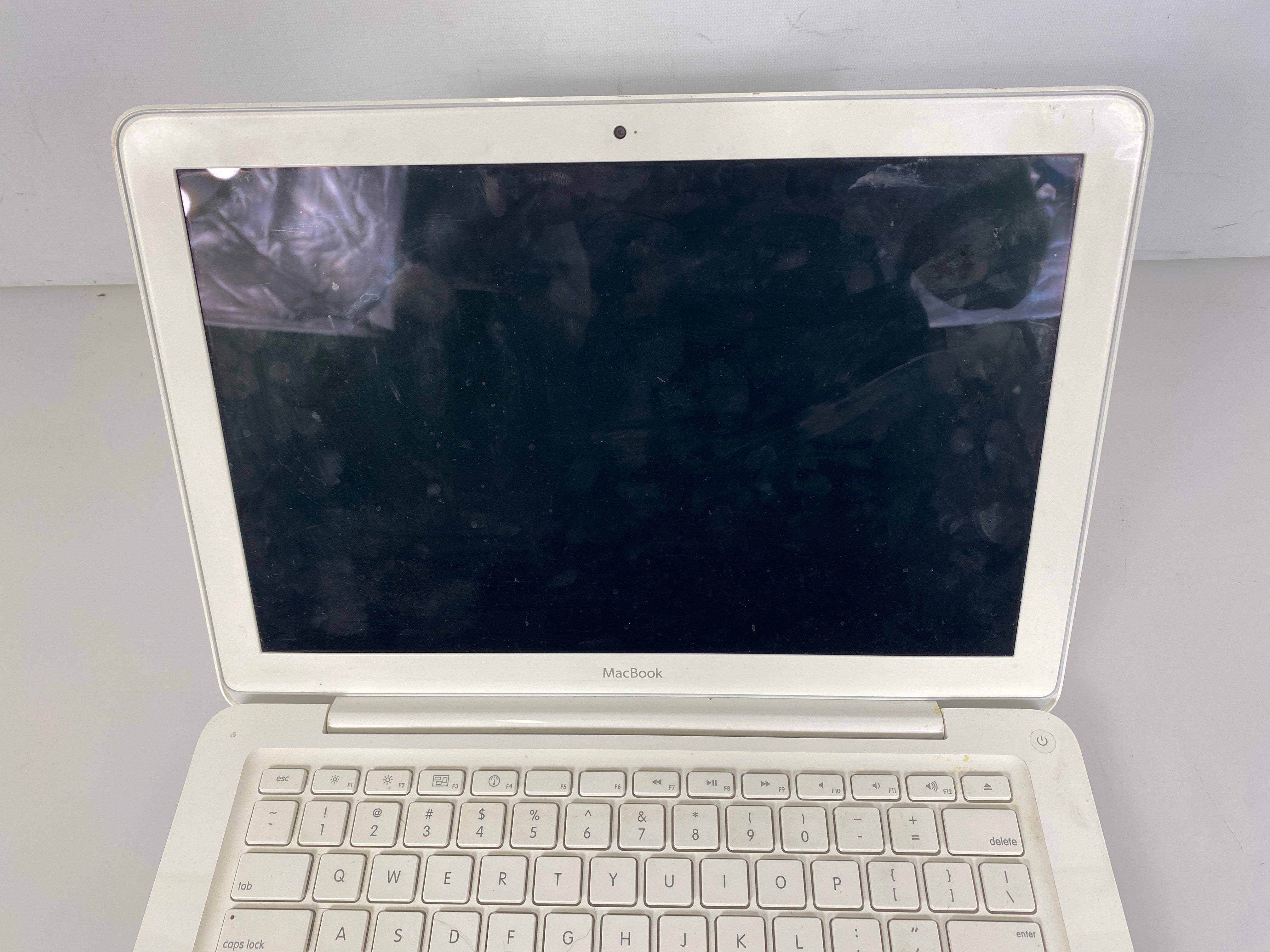 Apple MacBook A1342 13" Laptop (Mid-2010) *Parts*