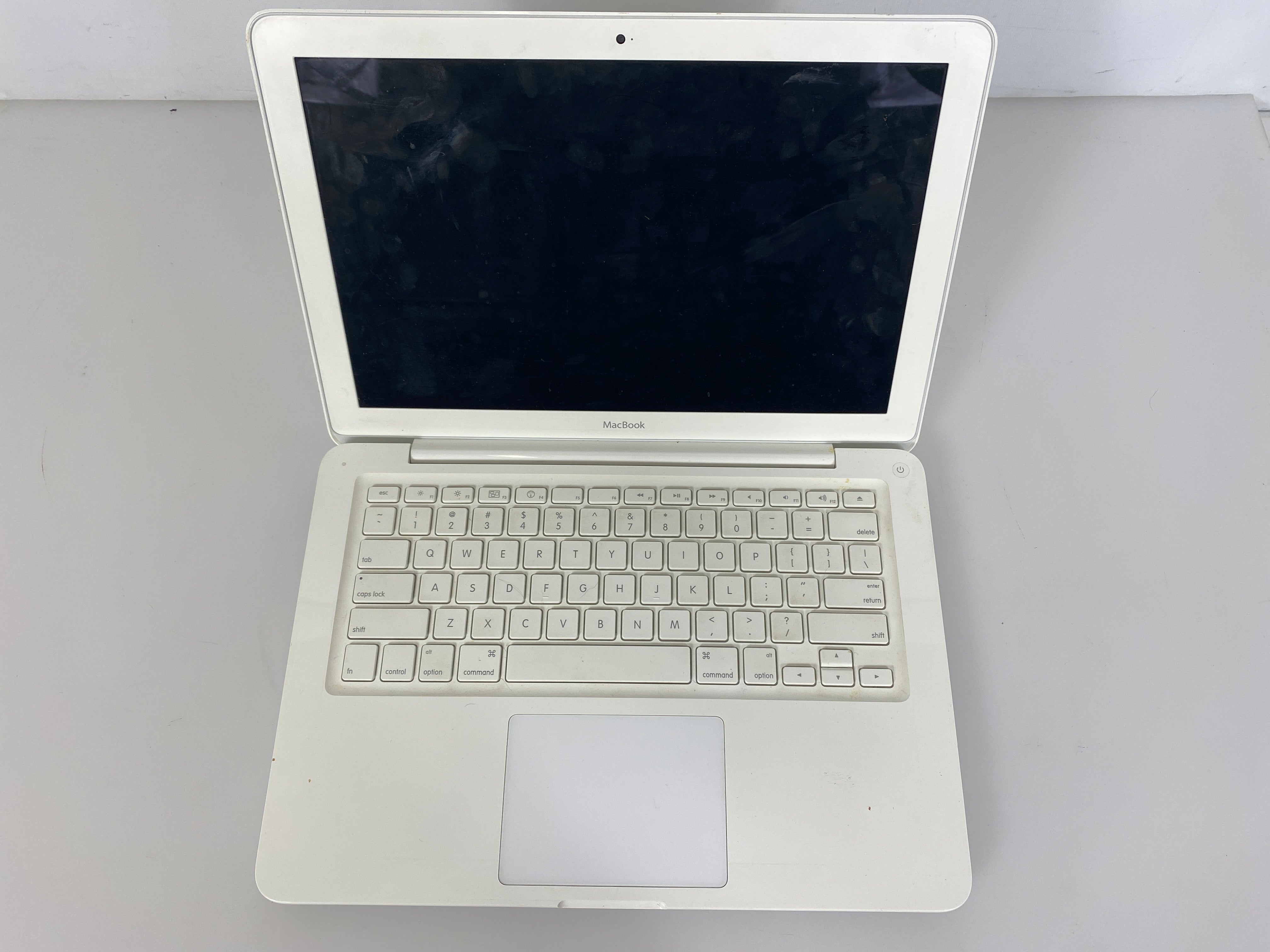 Apple MacBook A1342 13" Laptop (Mid-2010) *Parts*