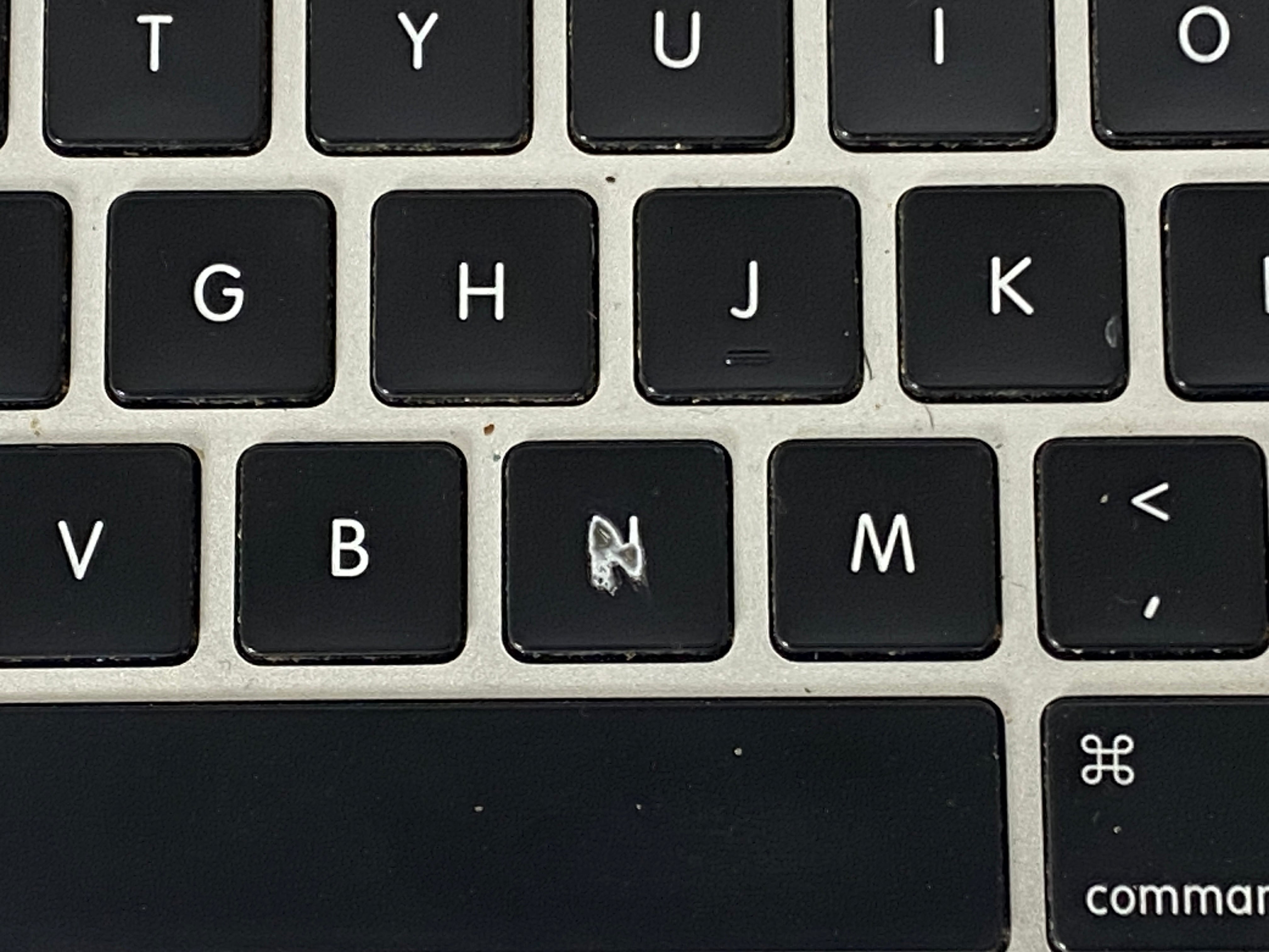 Apple MacBook Air 13" 1.8GHz i5 5th Gen (2017) *Worn Keys*